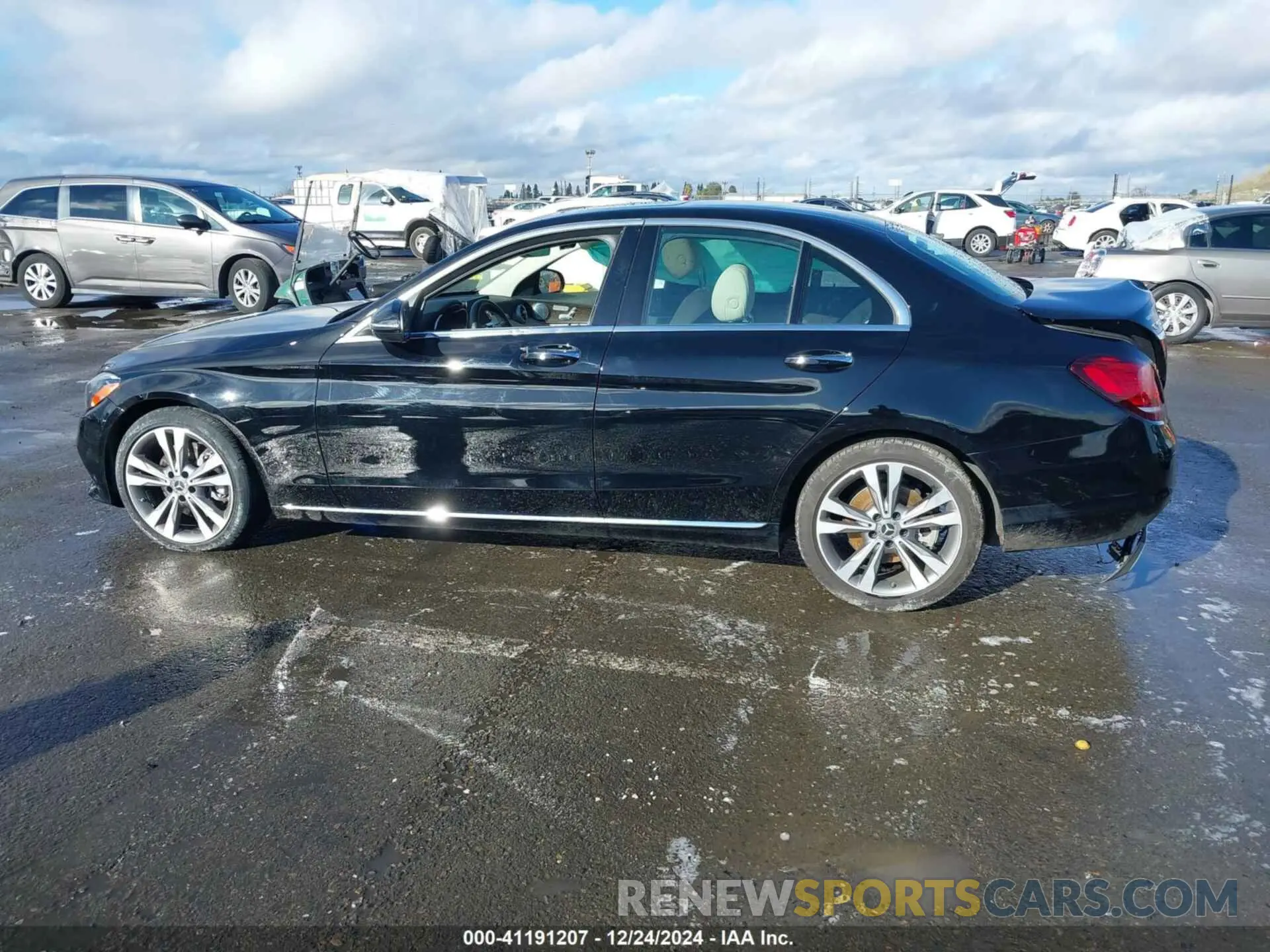 14 fotografías del automóvil dañado W1KWF8DB2MR645467 MERCEDES-BENZ C 300 2021