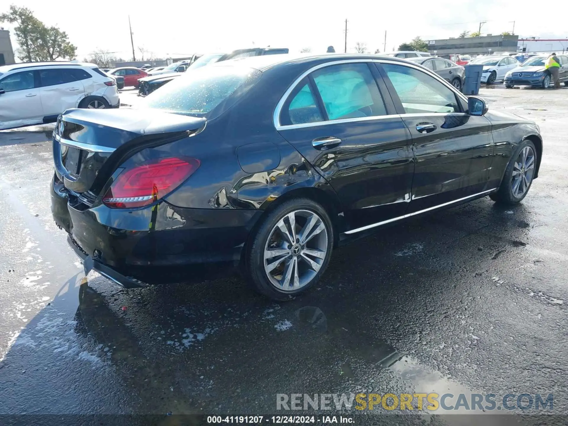 4 fotografías del automóvil dañado W1KWF8DB2MR645467 MERCEDES-BENZ C 300 2021