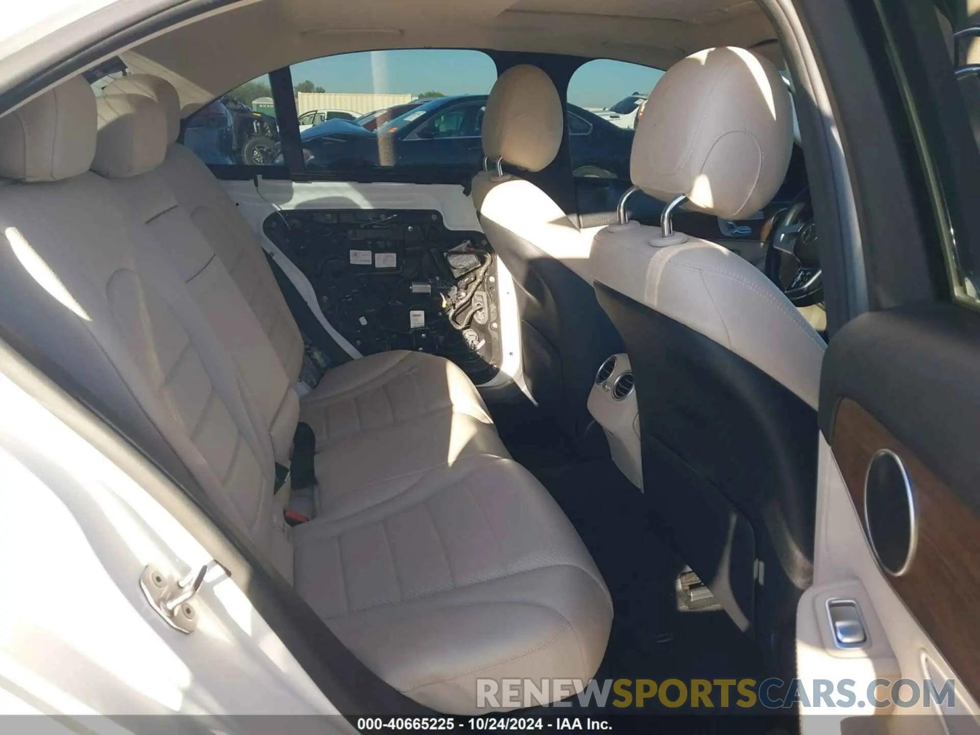 8 fotografías del automóvil dañado W1KWF8DB3MR625454 MERCEDES-BENZ C 300 2021