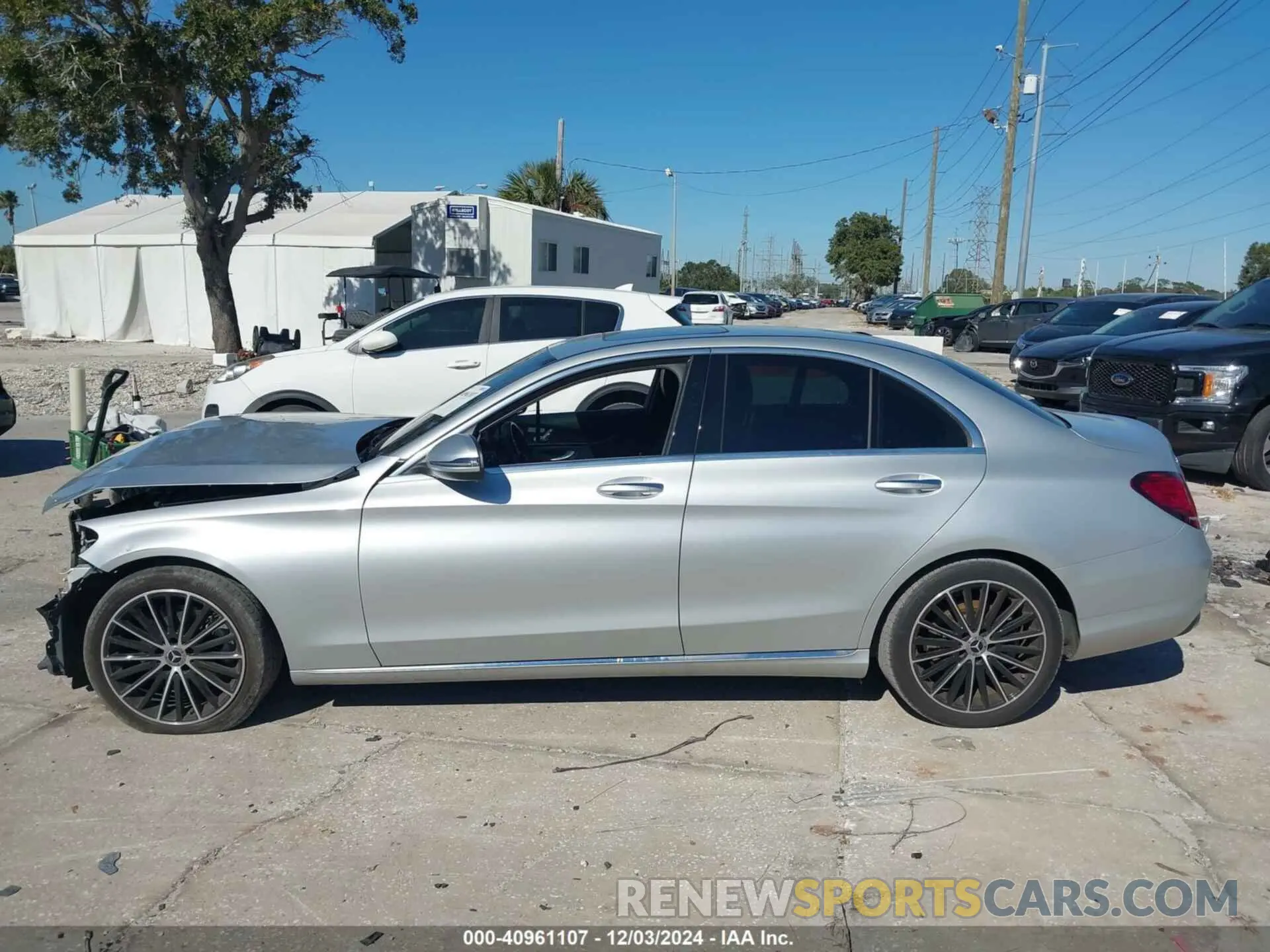 15 fotografías del automóvil dañado W1KWF8DB4MR631926 MERCEDES-BENZ C 300 2021
