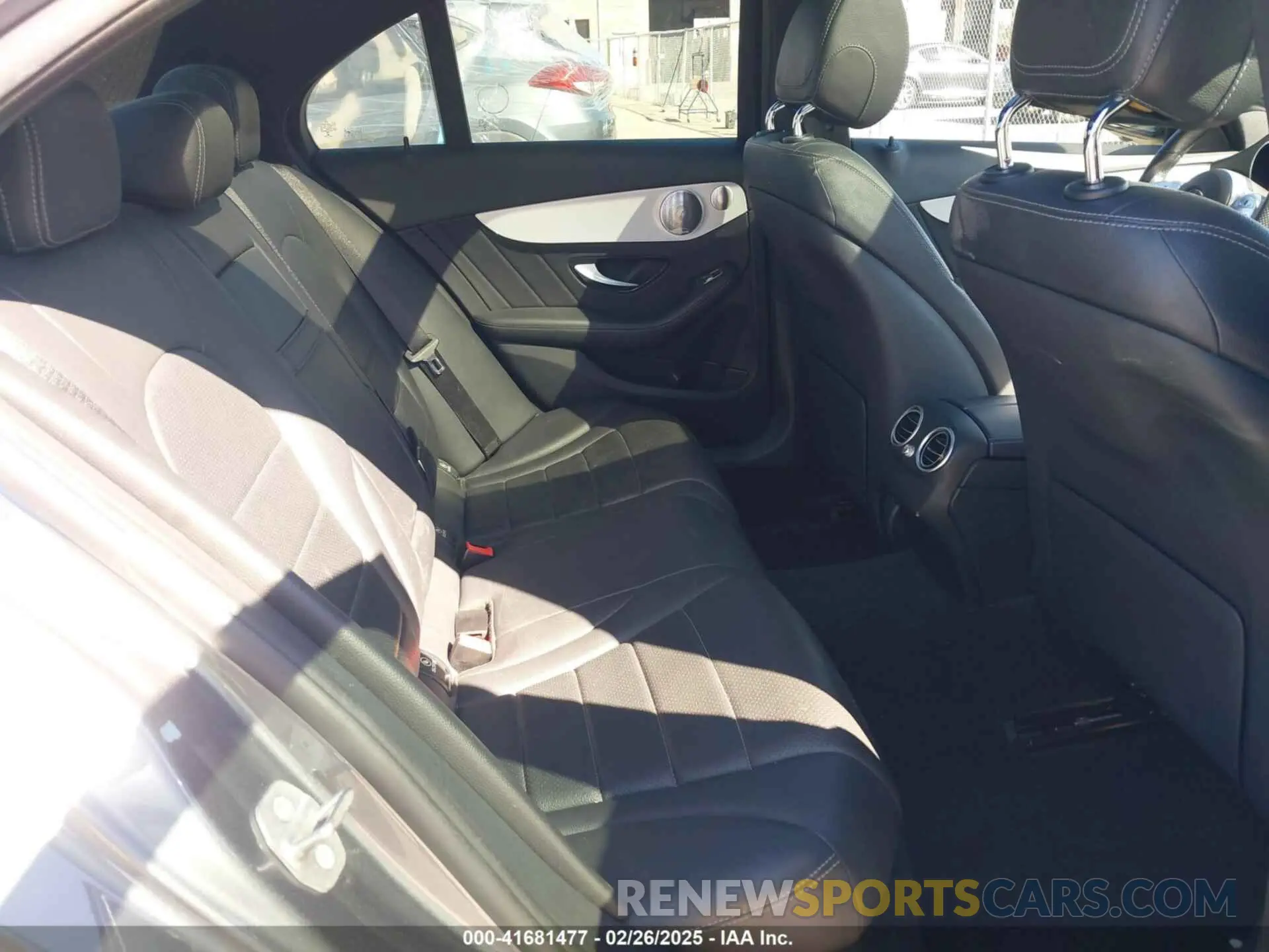 8 fotografías del automóvil dañado W1KWF8DB5MR646497 MERCEDES-BENZ C 300 2021