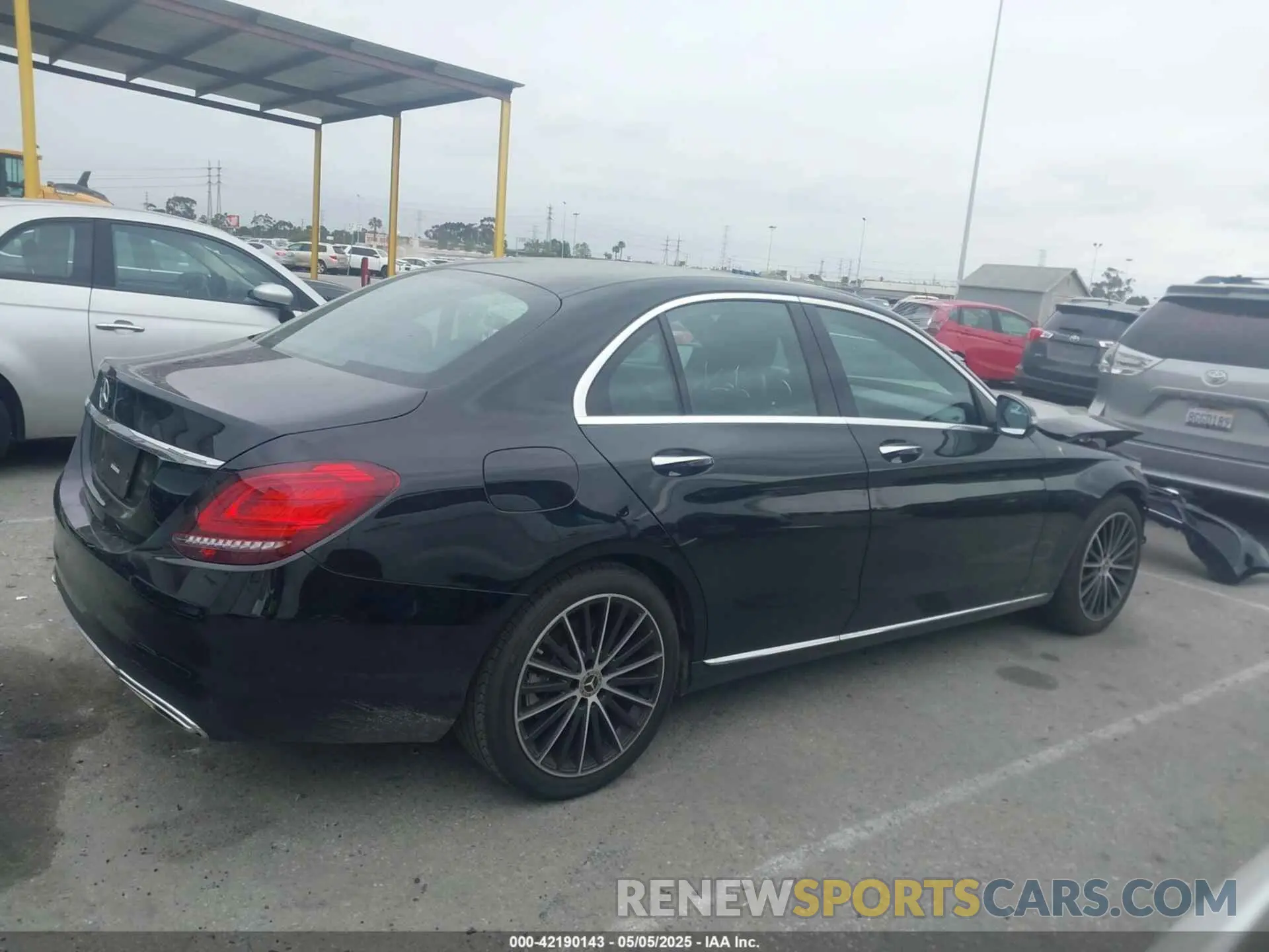 14 fotografías del automóvil dañado W1KWF8DB5MR650484 MERCEDES-BENZ C 300 2021