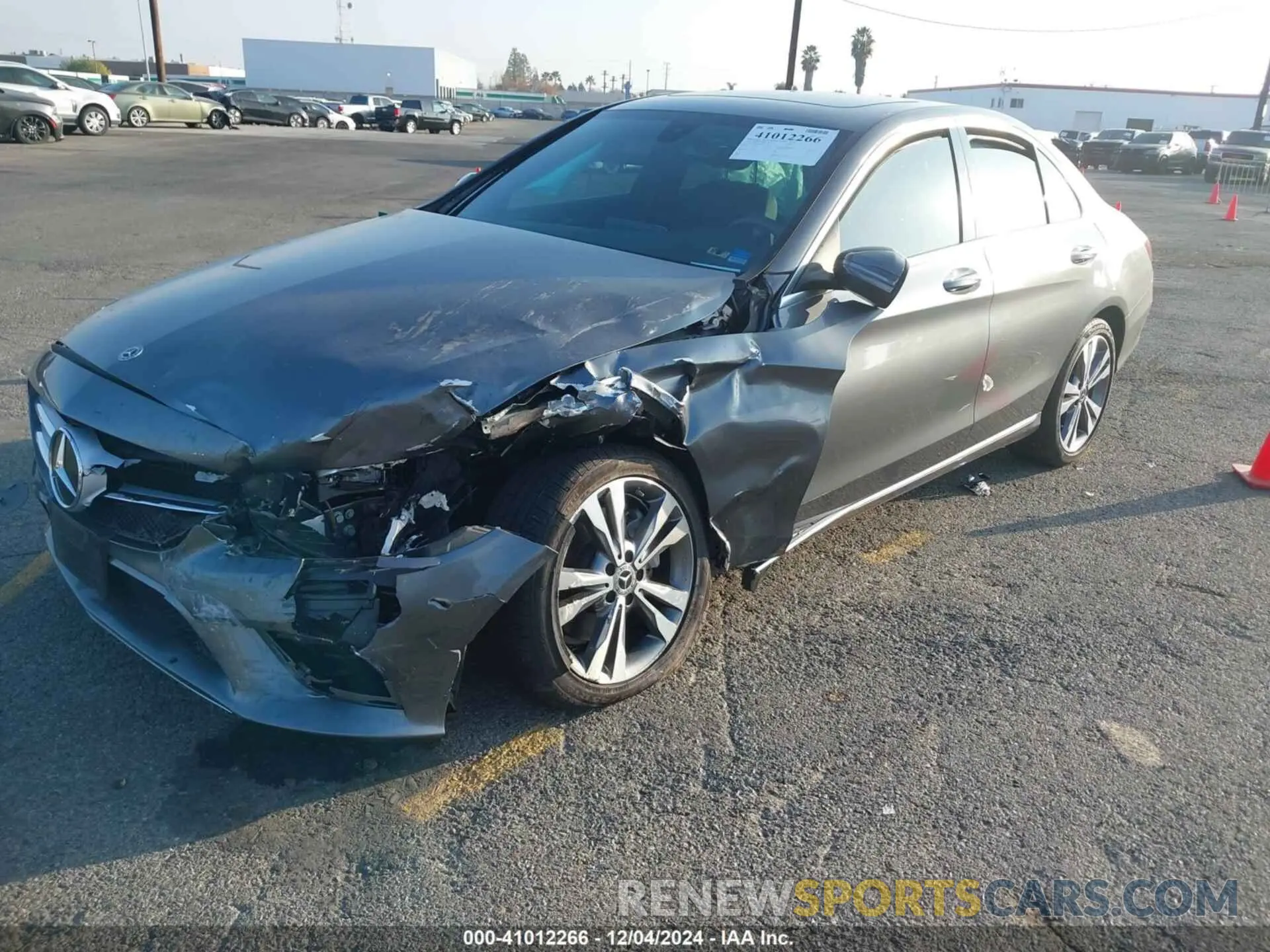 2 fotografías del automóvil dañado W1KWF8DB6MR611757 MERCEDES-BENZ C 300 2021