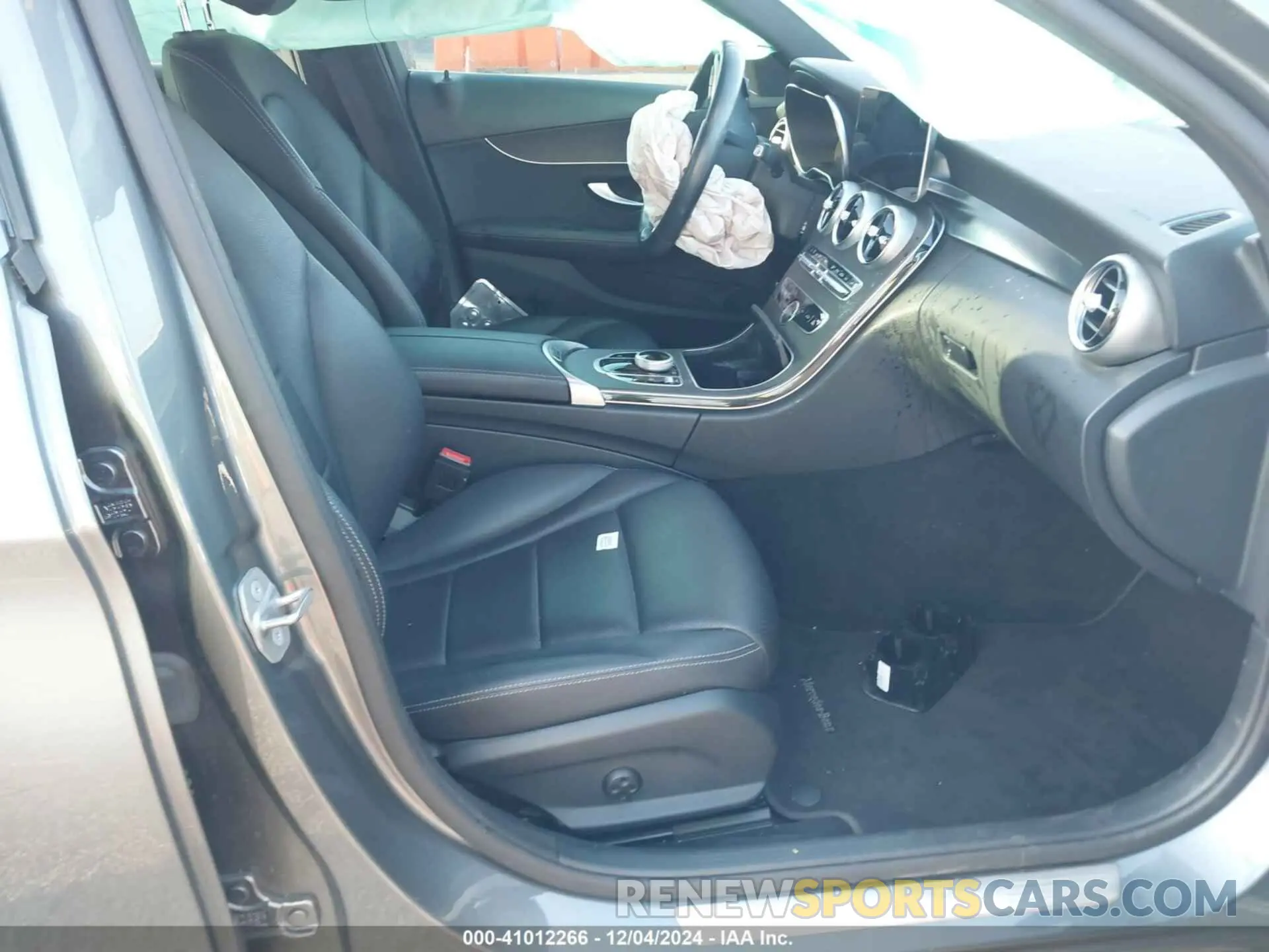 5 fotografías del automóvil dañado W1KWF8DB6MR611757 MERCEDES-BENZ C 300 2021