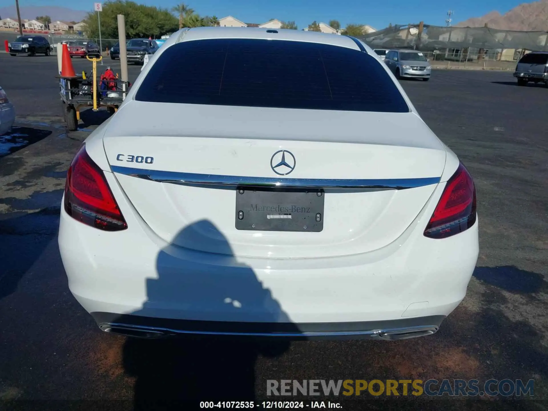 17 fotografías del automóvil dañado W1KWF8DB8MR619763 MERCEDES-BENZ C 300 2021