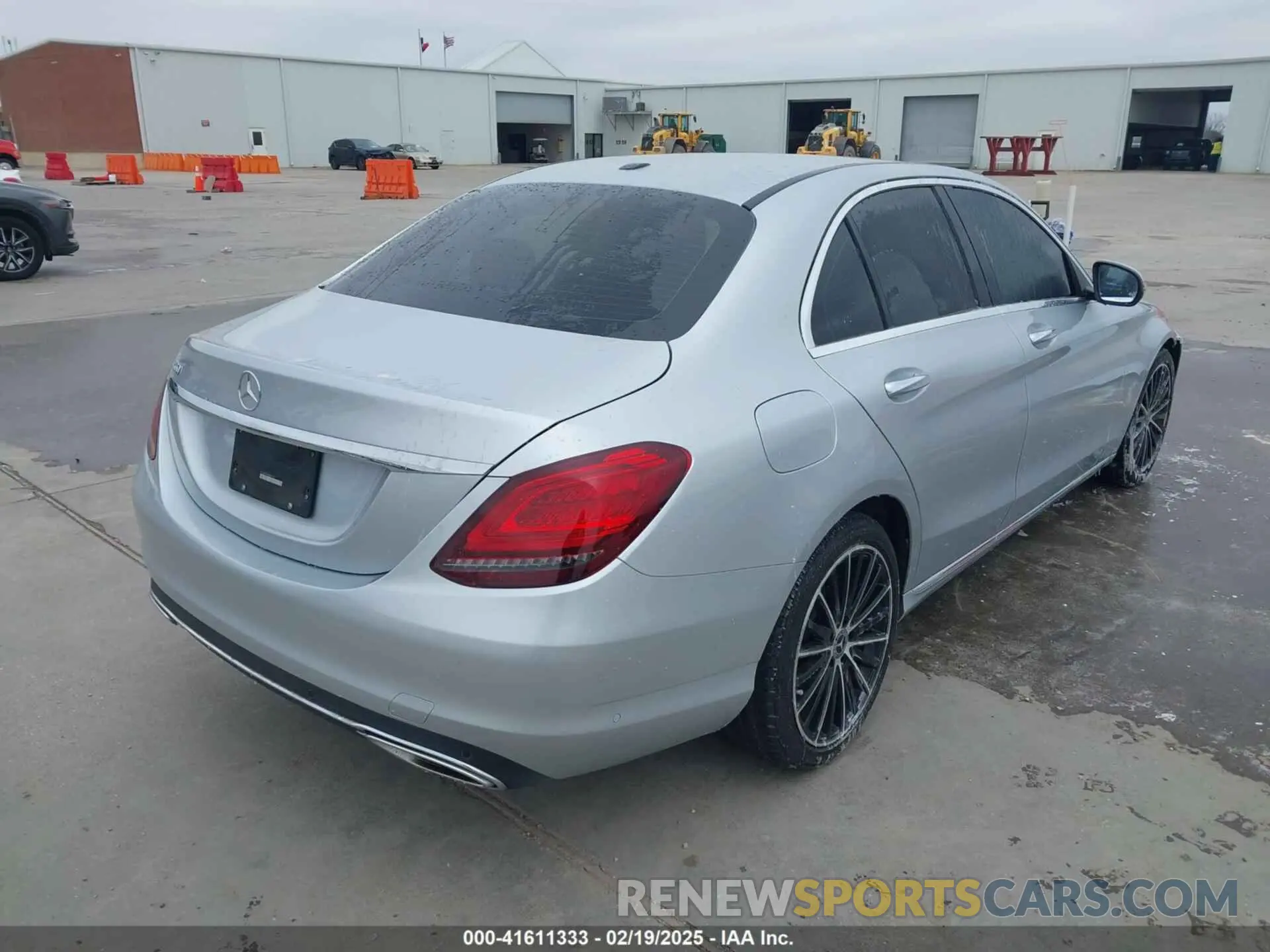 4 fotografías del automóvil dañado W1KWF8DB8MR635817 MERCEDES-BENZ C 300 2021