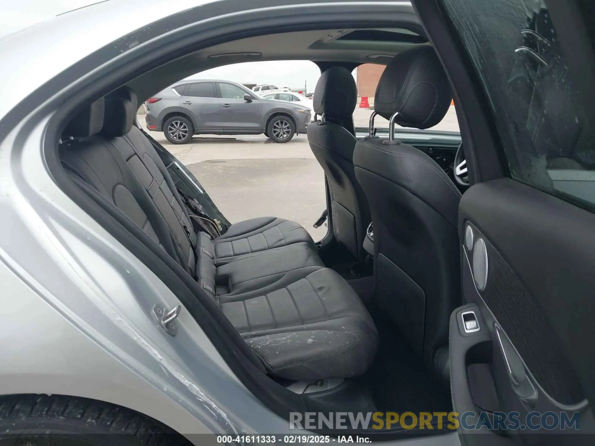 8 fotografías del automóvil dañado W1KWF8DB8MR635817 MERCEDES-BENZ C 300 2021