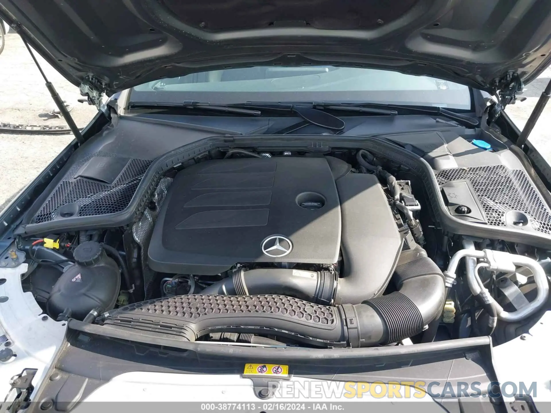10 fotografías del automóvil dañado W1KWF8DBXMR613155 MERCEDES-BENZ C 300 2021