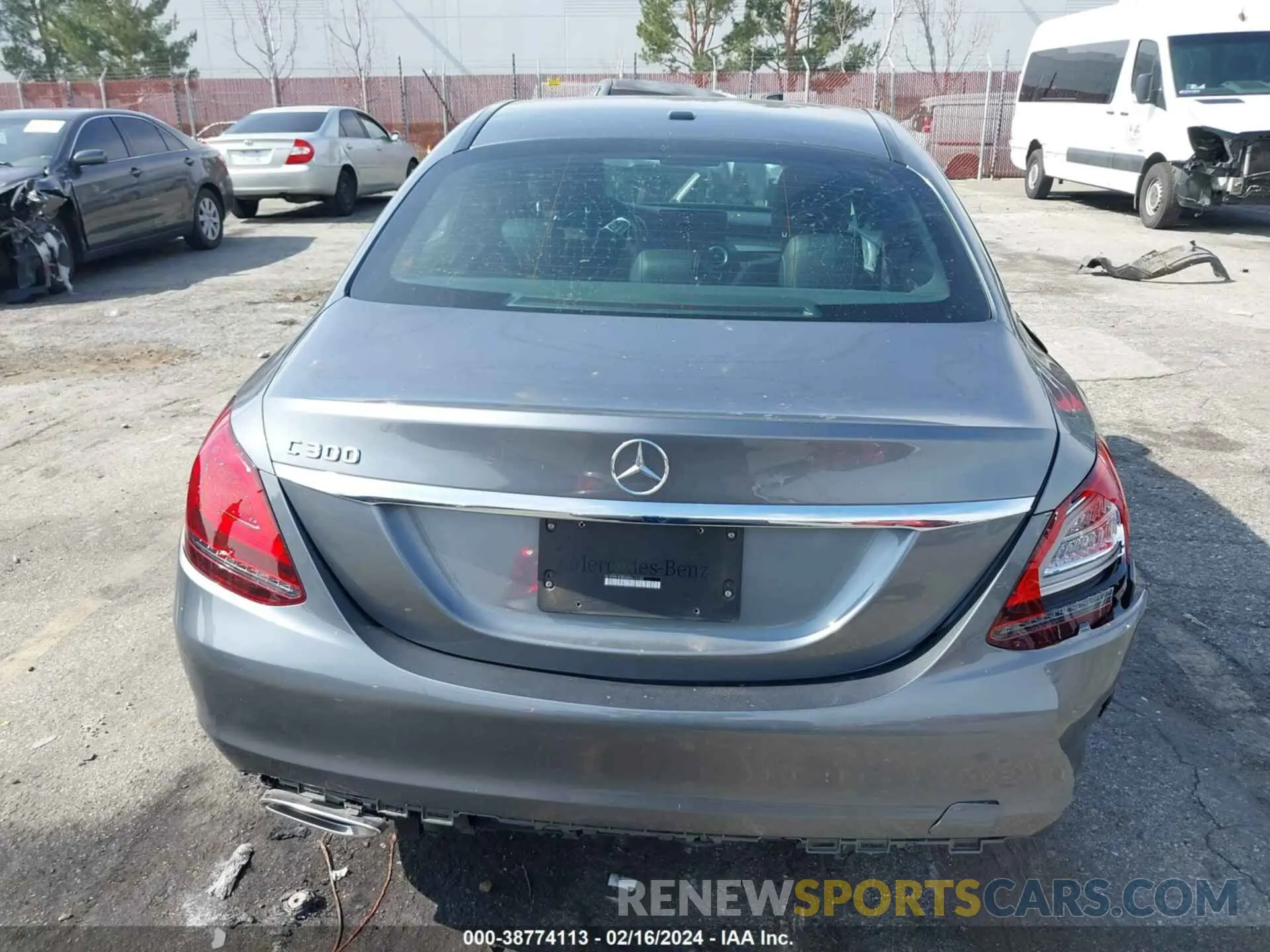 17 fotografías del automóvil dañado W1KWF8DBXMR613155 MERCEDES-BENZ C 300 2021