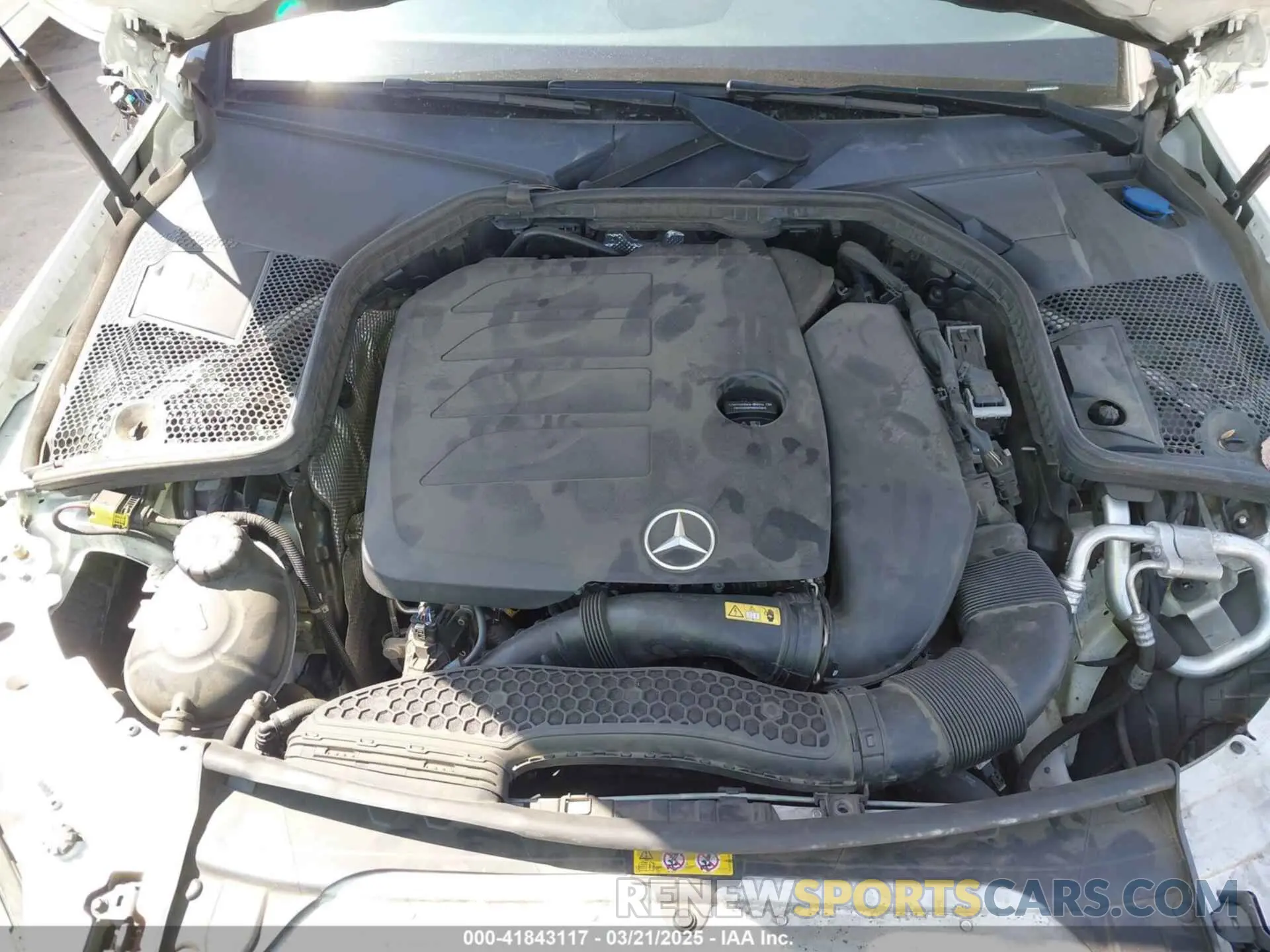 10 fotografías del automóvil dañado W1KWF8DBXMR625290 MERCEDES-BENZ C 300 2021