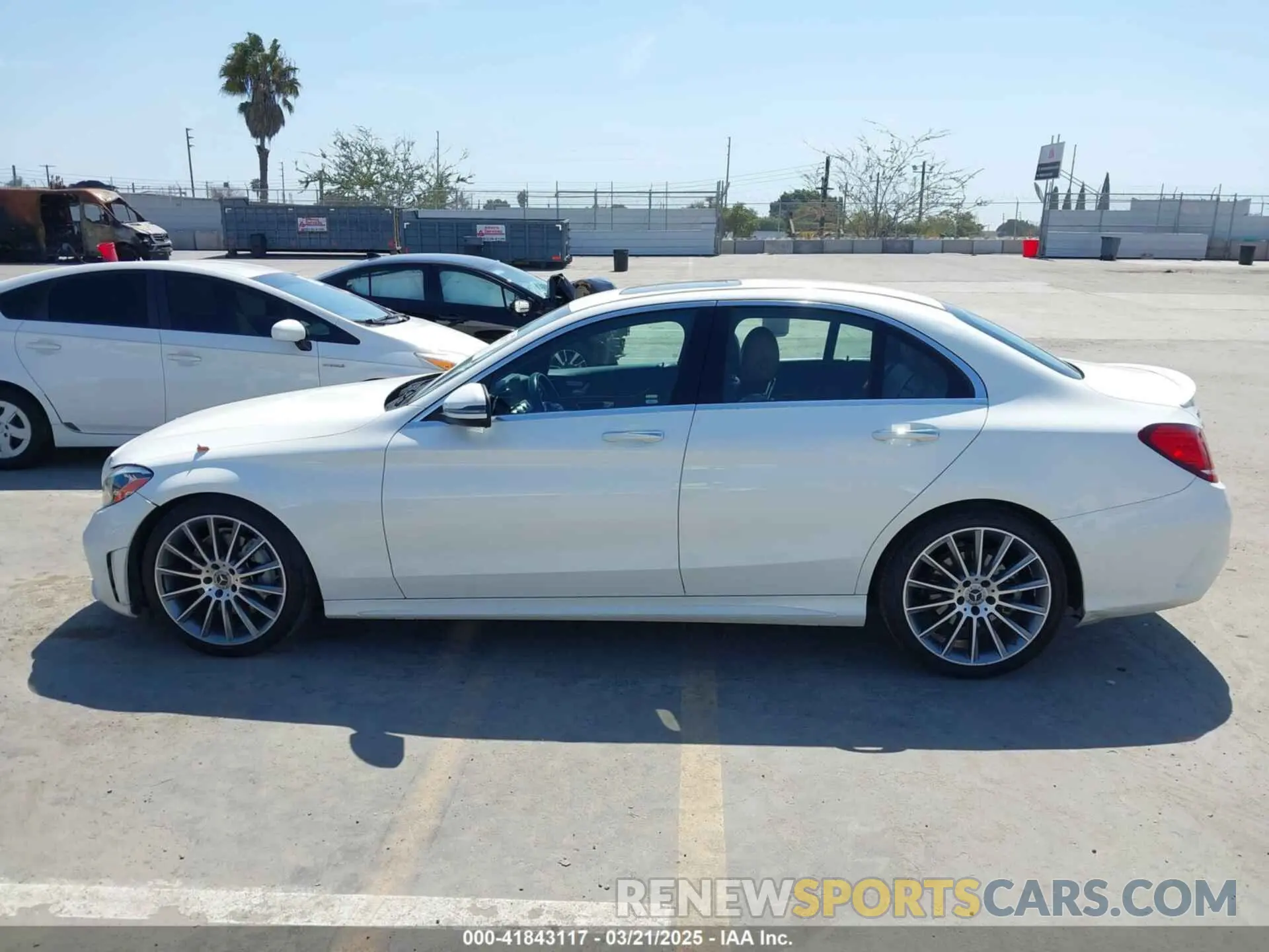 14 fotografías del automóvil dañado W1KWF8DBXMR625290 MERCEDES-BENZ C 300 2021