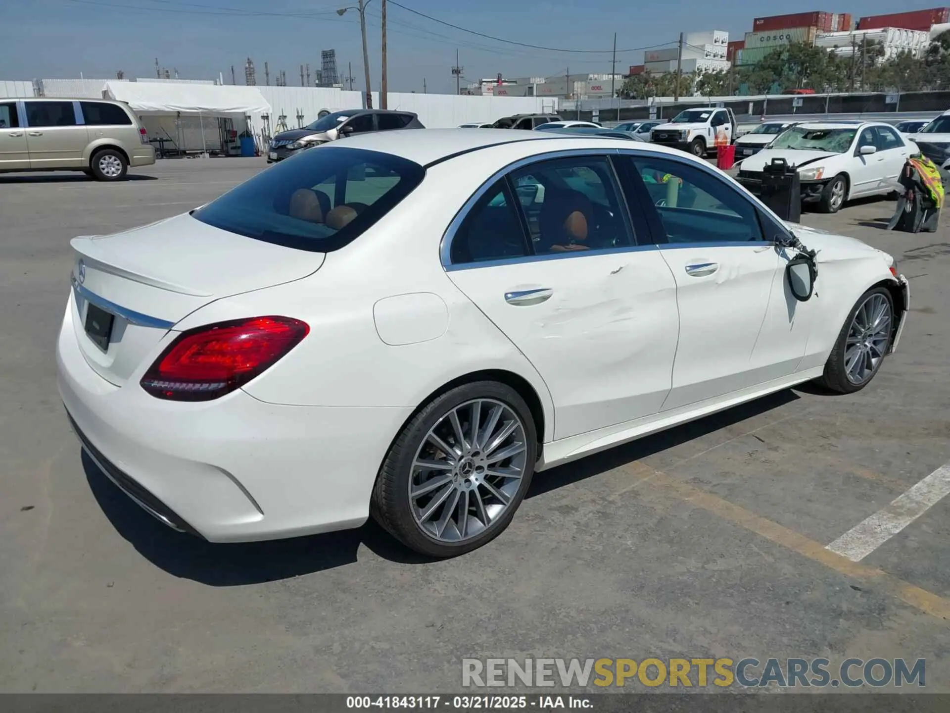 4 fotografías del automóvil dañado W1KWF8DBXMR625290 MERCEDES-BENZ C 300 2021