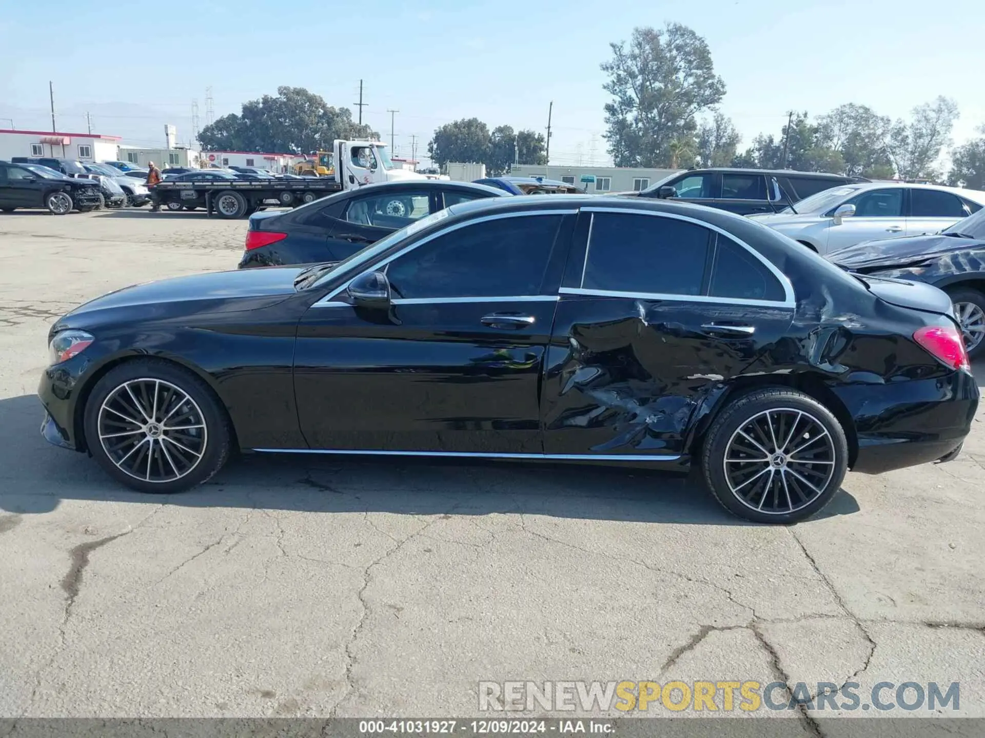 14 fotografías del automóvil dañado W1KWF8DBXMR634748 MERCEDES-BENZ C 300 2021