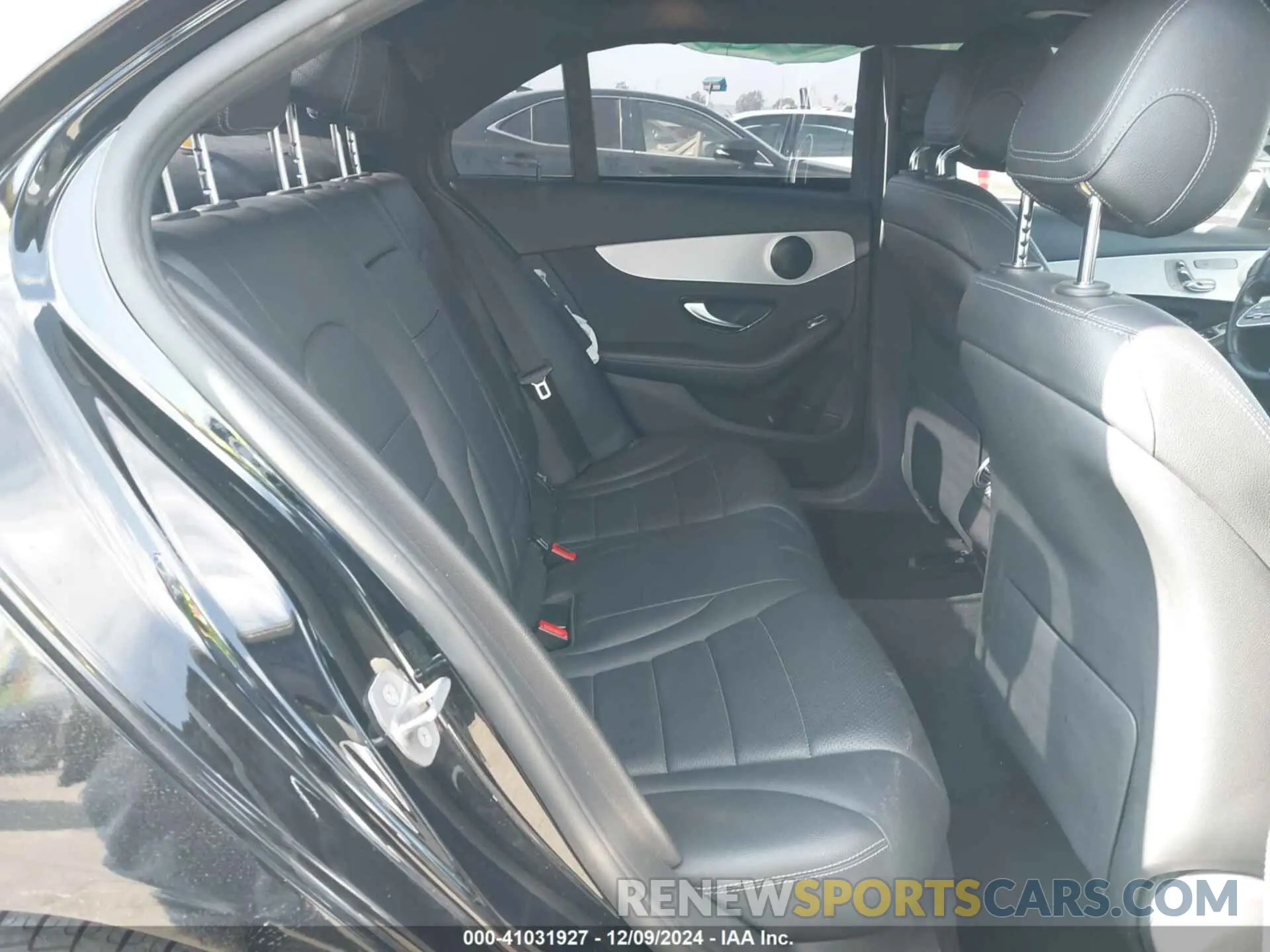 8 fotografías del automóvil dañado W1KWF8DBXMR634748 MERCEDES-BENZ C 300 2021