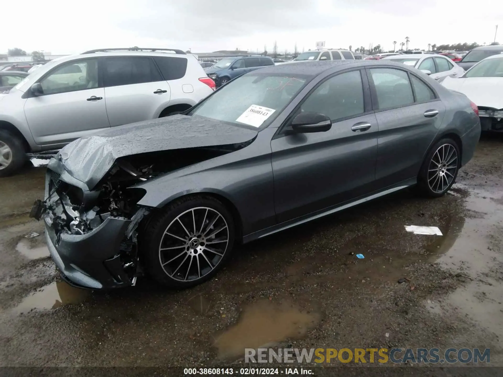 2 fotografías del automóvil dañado W1KWF8DBXMR642946 MERCEDES-BENZ C 300 2021