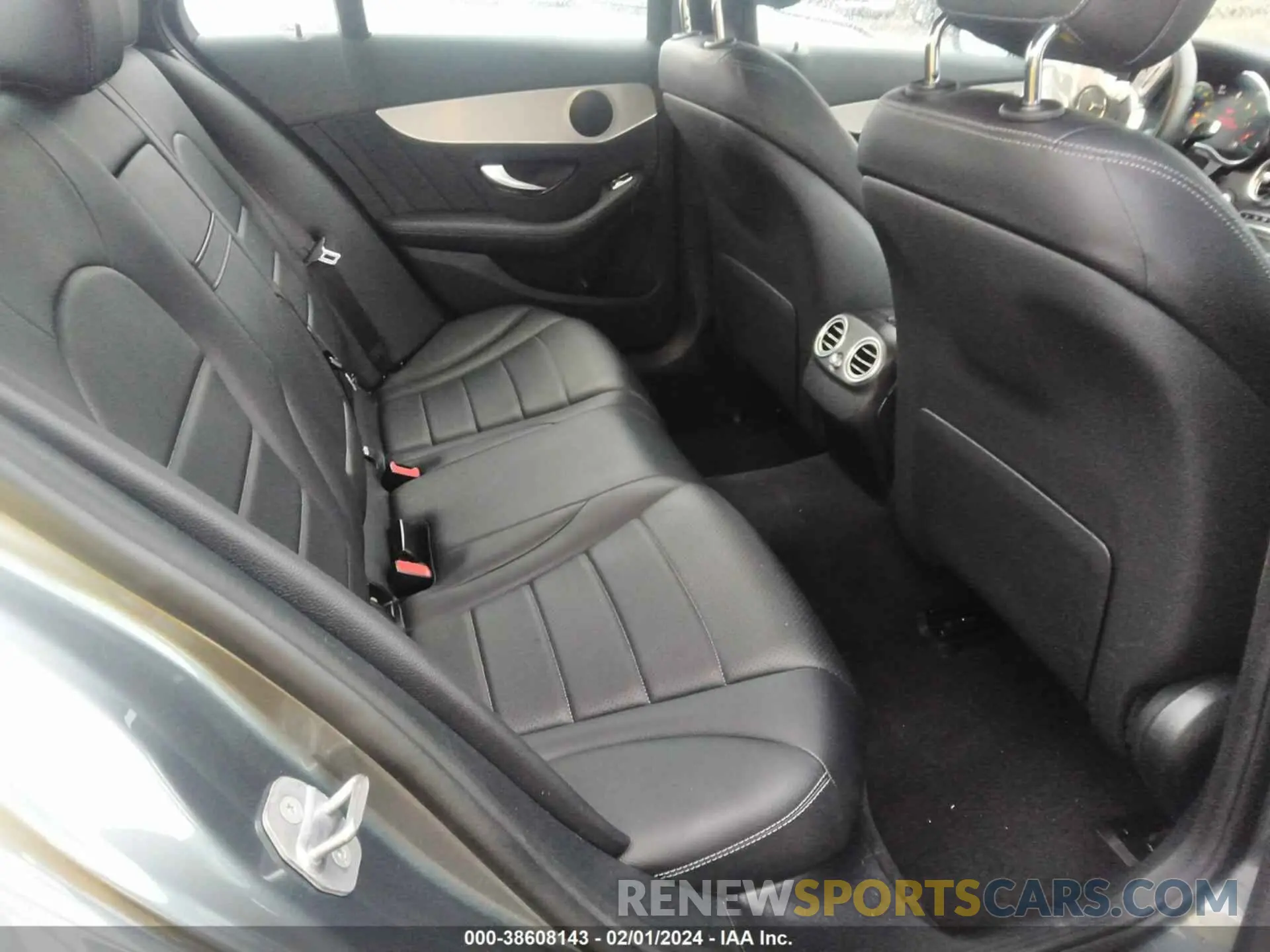 8 fotografías del automóvil dañado W1KWF8DBXMR642946 MERCEDES-BENZ C 300 2021