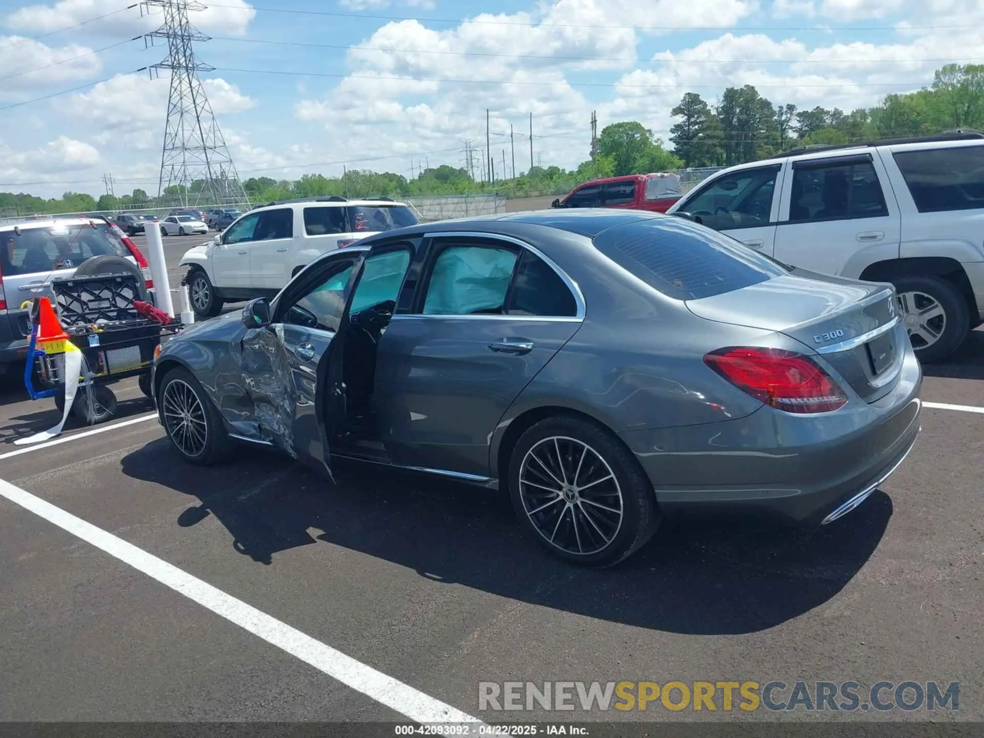 14 fotografías del automóvil dañado W1KWF8DBXMR645829 MERCEDES-BENZ C 300 2021