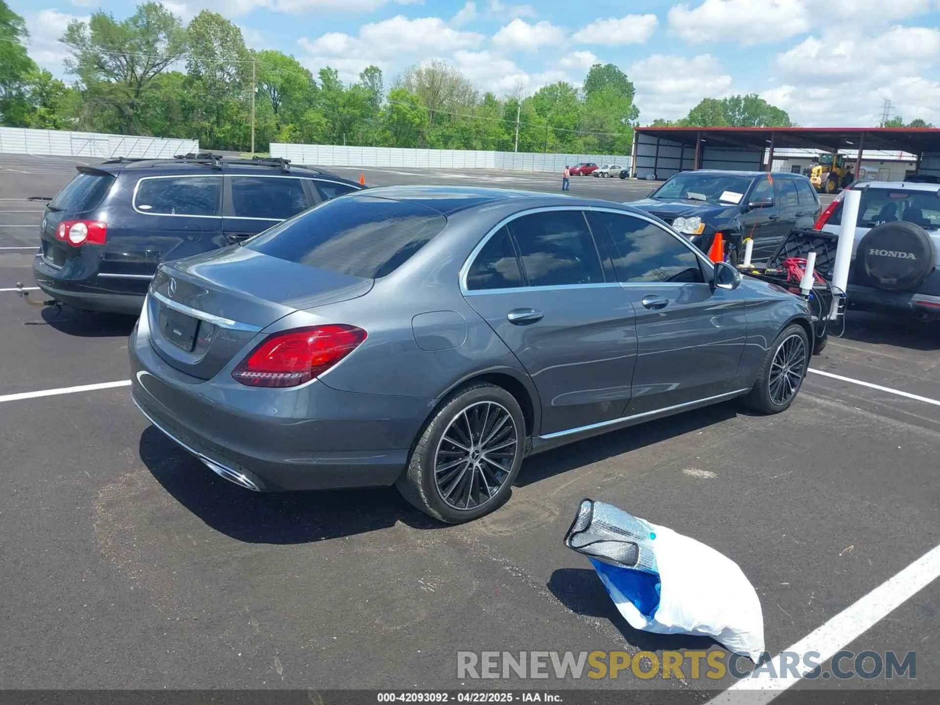 4 fotografías del automóvil dañado W1KWF8DBXMR645829 MERCEDES-BENZ C 300 2021