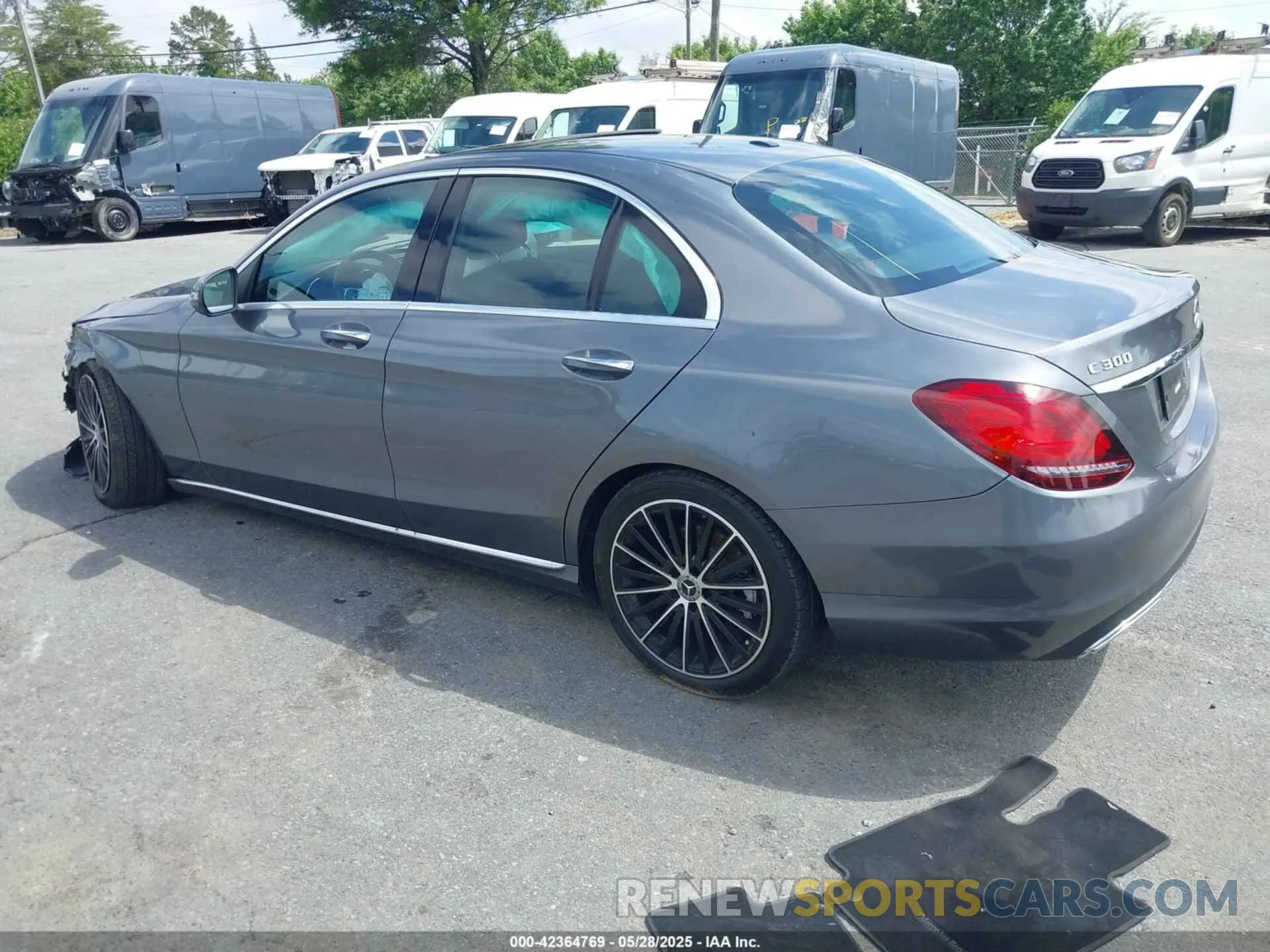 3 fotografías del automóvil dañado W1KWF8DBXMR649203 MERCEDES-BENZ C 300 2021