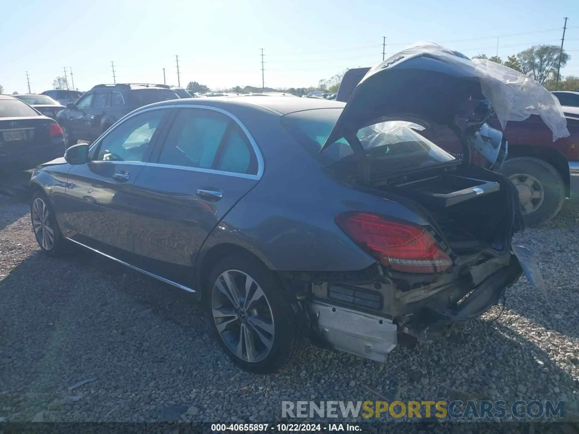 3 fotografías del automóvil dañado W1KWF8EB0MR610621 MERCEDES-BENZ C 300 2021
