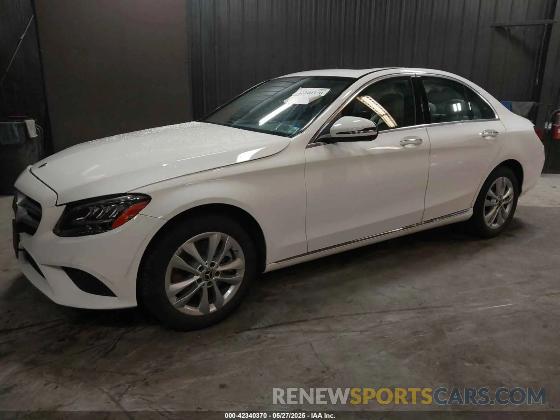 2 fotografías del automóvil dañado W1KWF8EB5MR635319 MERCEDES-BENZ C 300 2021