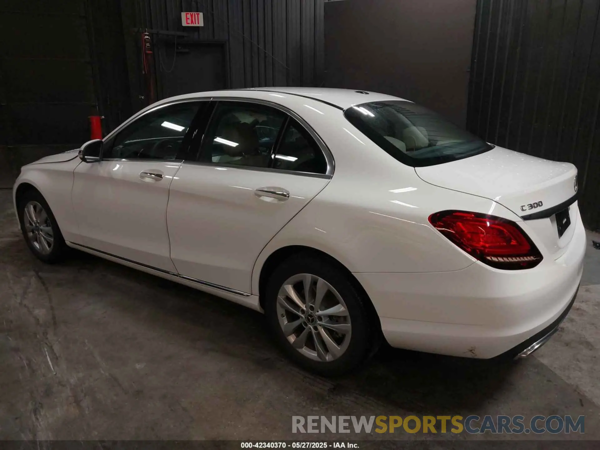 3 fotografías del automóvil dañado W1KWF8EB5MR635319 MERCEDES-BENZ C 300 2021