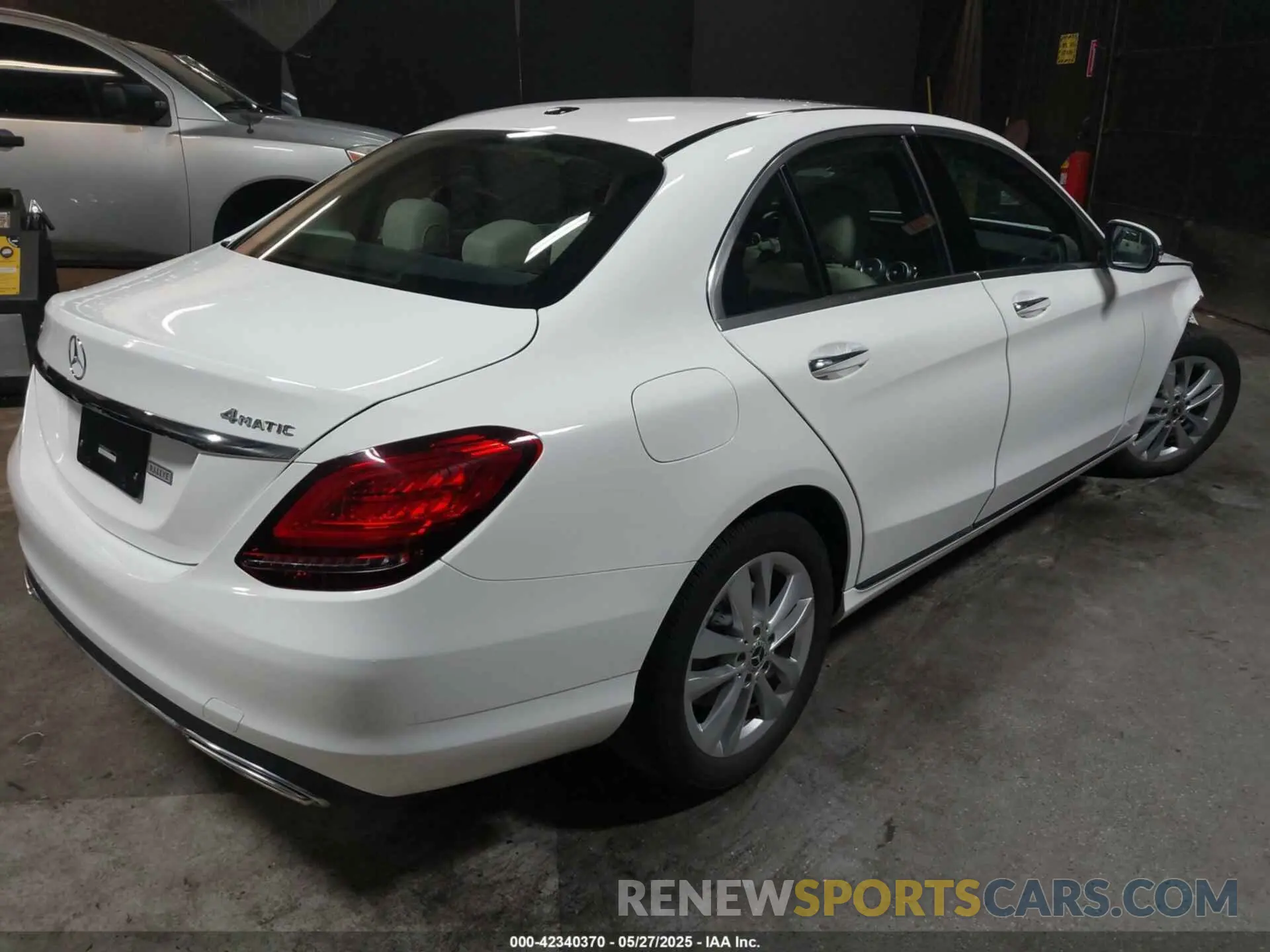 4 fotografías del automóvil dañado W1KWF8EB5MR635319 MERCEDES-BENZ C 300 2021