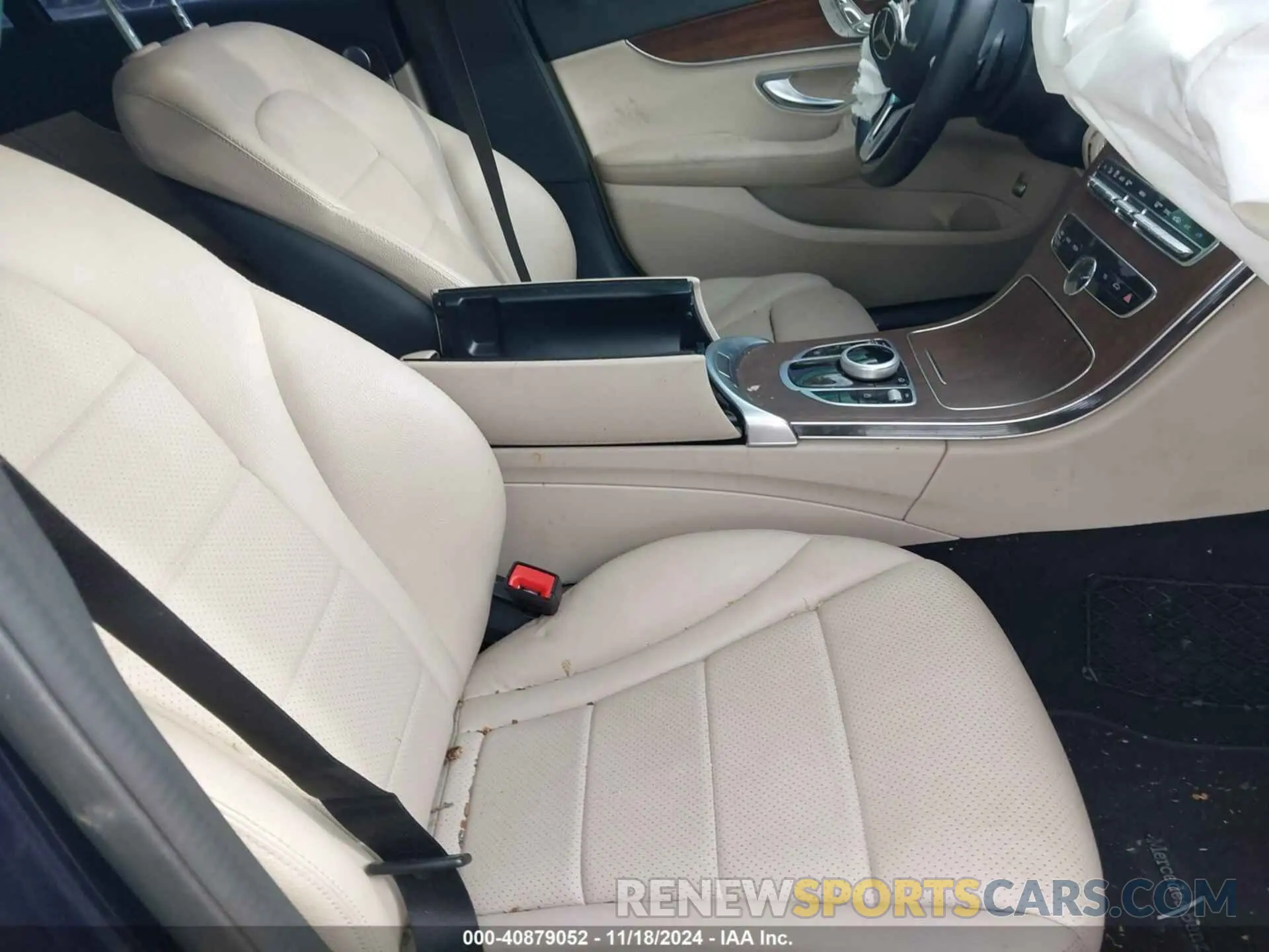 5 fotografías del automóvil dañado W1KWF8EB8MR649134 MERCEDES-BENZ C 300 2021