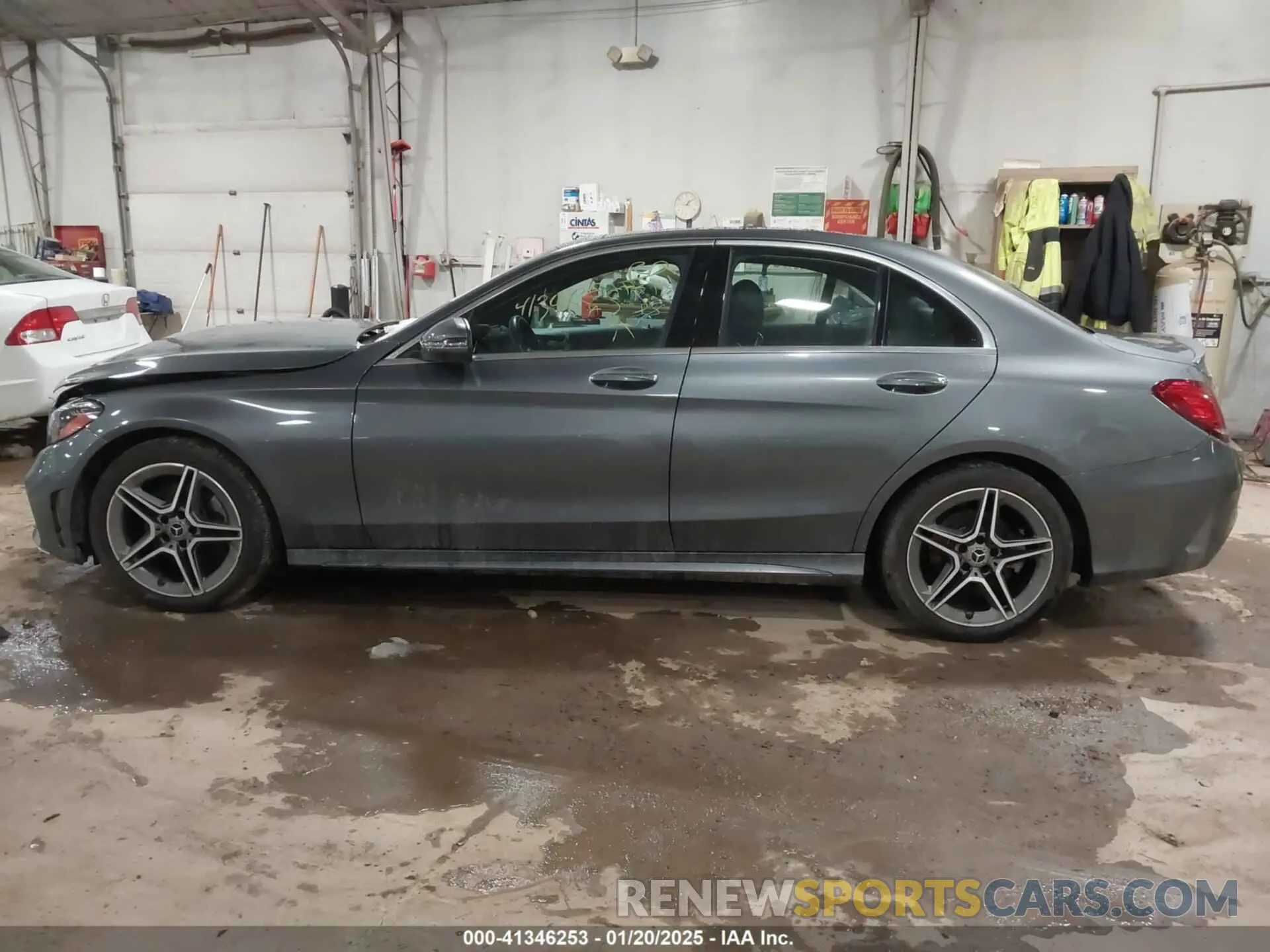 14 fotografías del automóvil dañado W1KWF8EBXMR637714 MERCEDES-BENZ C 300 2021