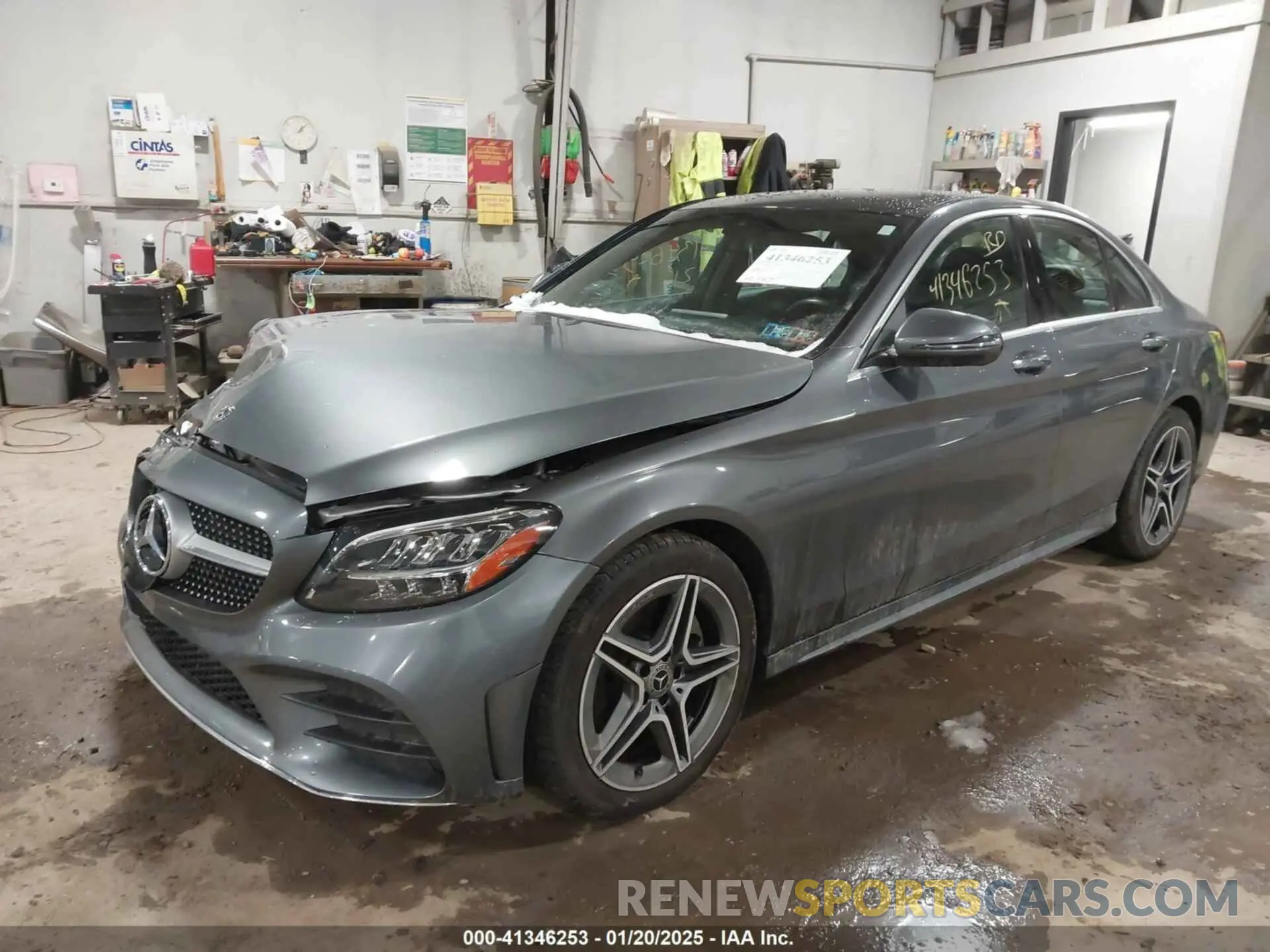 2 fotografías del automóvil dañado W1KWF8EBXMR637714 MERCEDES-BENZ C 300 2021