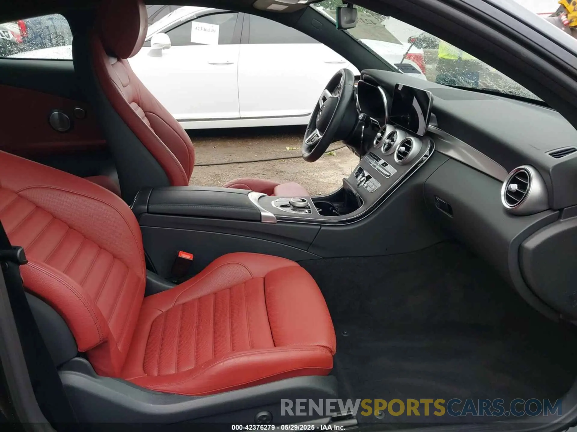 5 fotografías del automóvil dañado W1KWJ8EB5MG092130 MERCEDES-BENZ C 300 2021