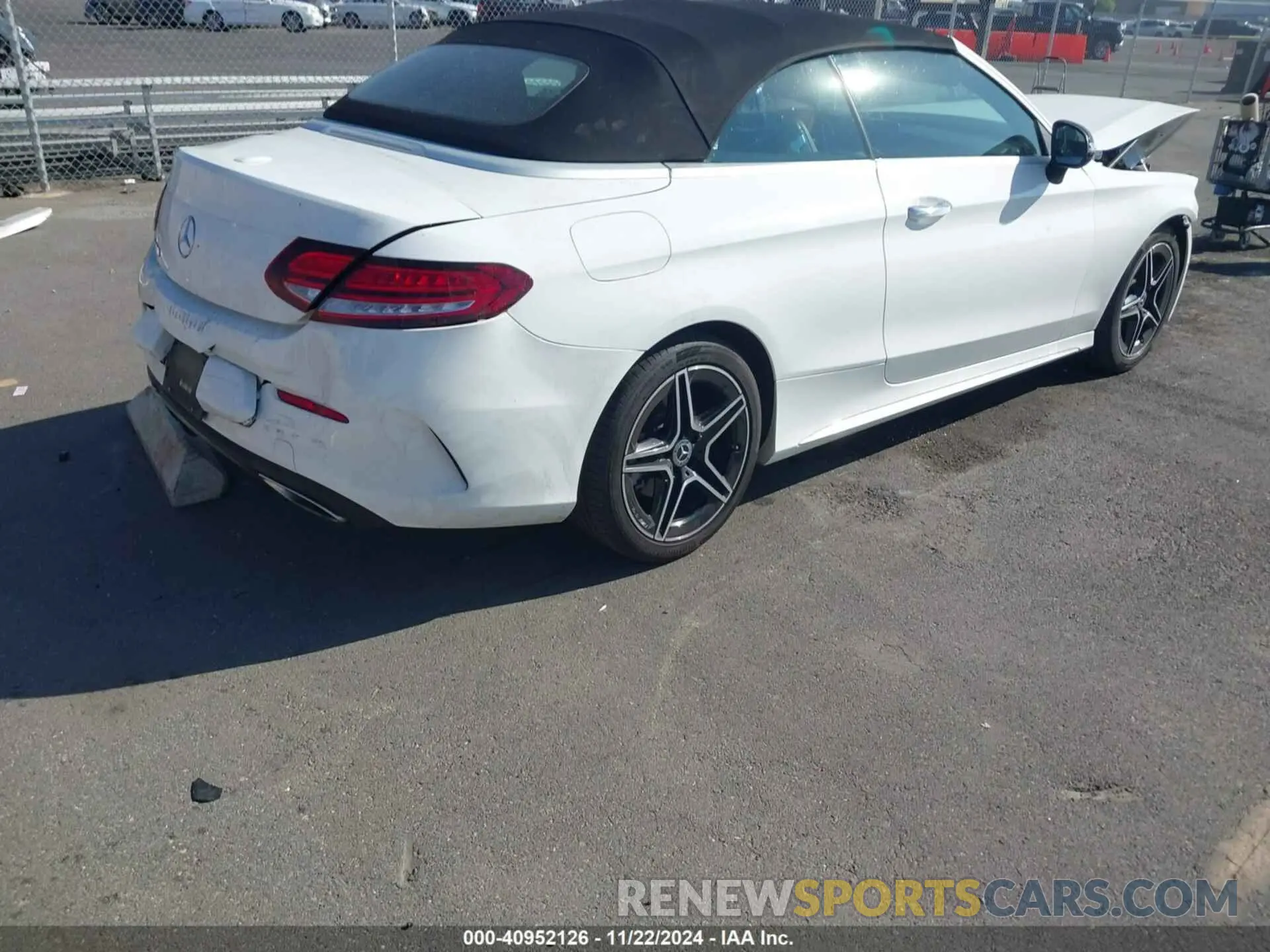 4 fotografías del automóvil dañado W1KWK8DB4MG089282 MERCEDES-BENZ C 300 2021