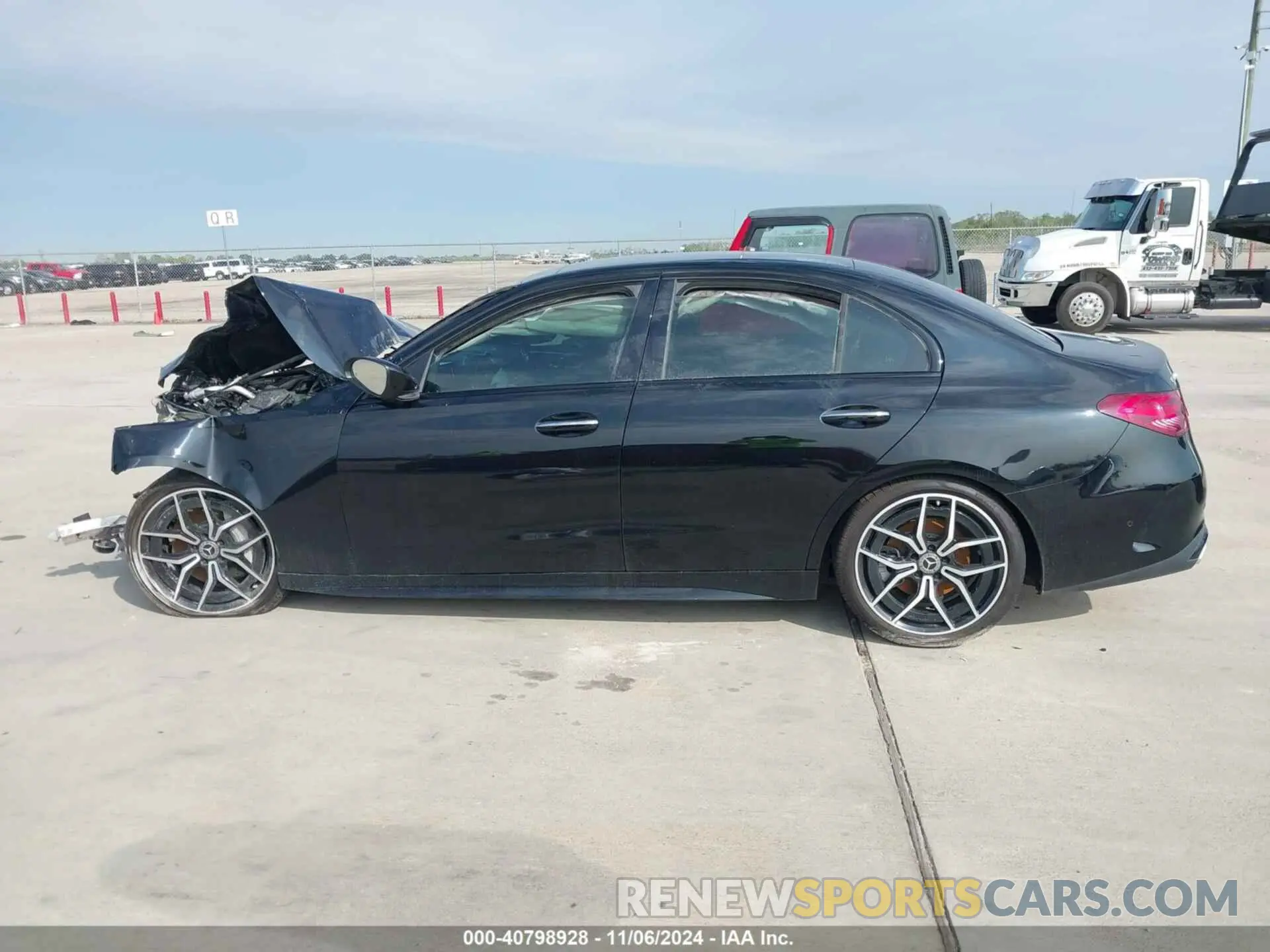 14 fotografías del automóvil dañado W1KAF4GB4NR019466 MERCEDES-BENZ C 300 2022
