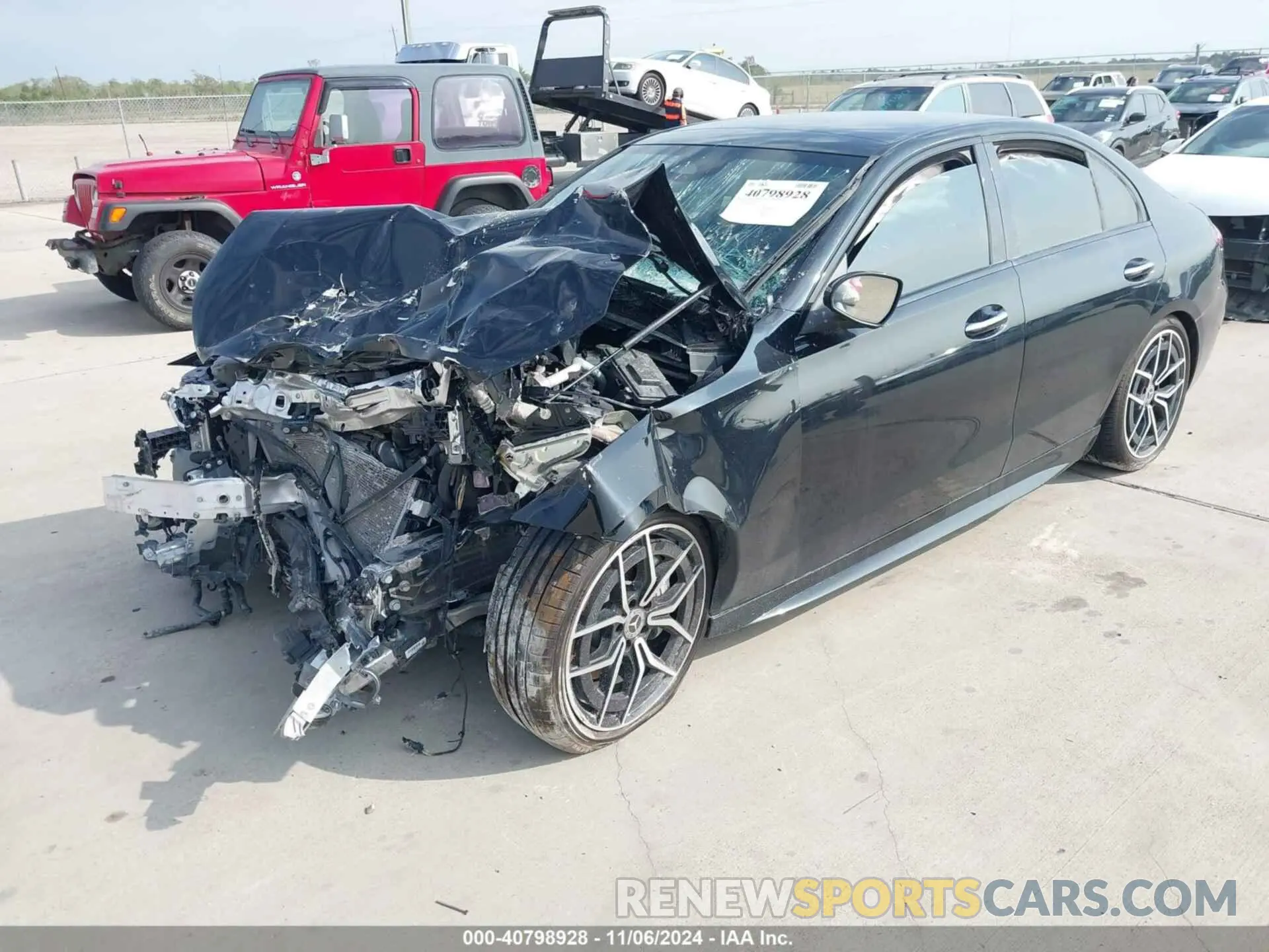 2 fotografías del automóvil dañado W1KAF4GB4NR019466 MERCEDES-BENZ C 300 2022