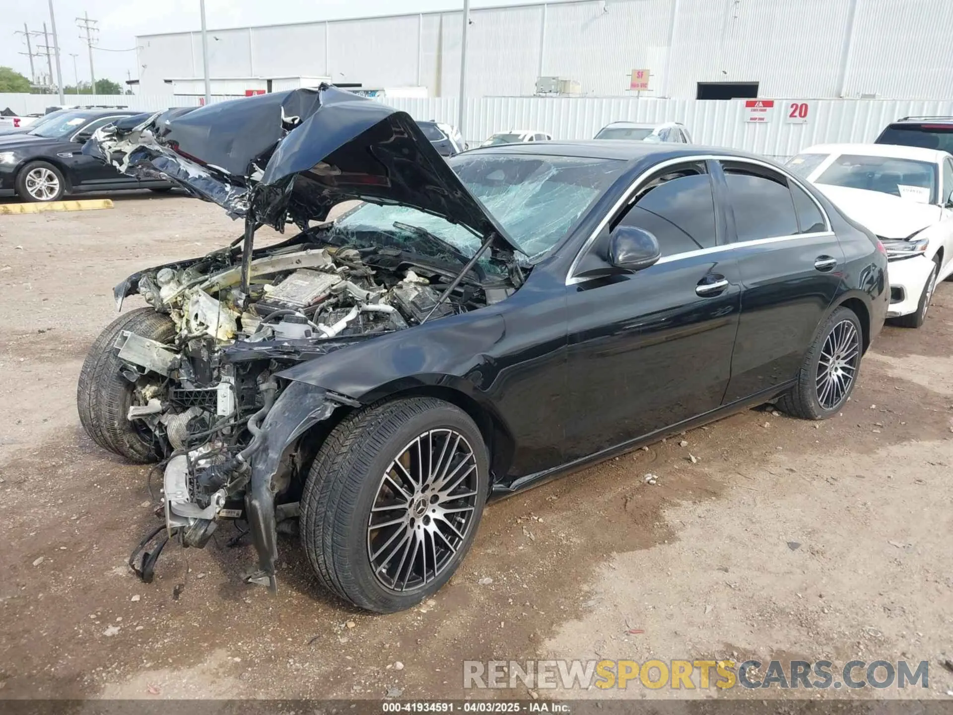 2 fotografías del automóvil dañado W1KAF4GB4NR036199 MERCEDES-BENZ C 300 2022