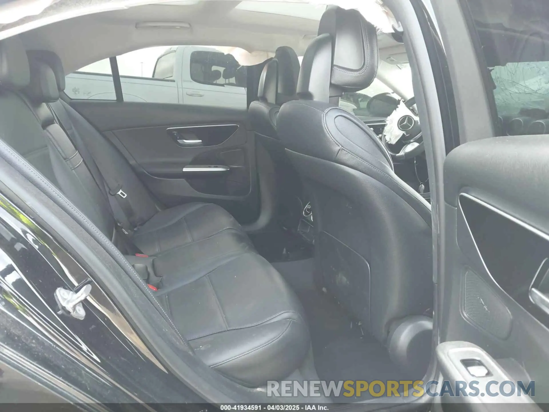 8 fotografías del automóvil dañado W1KAF4GB4NR036199 MERCEDES-BENZ C 300 2022