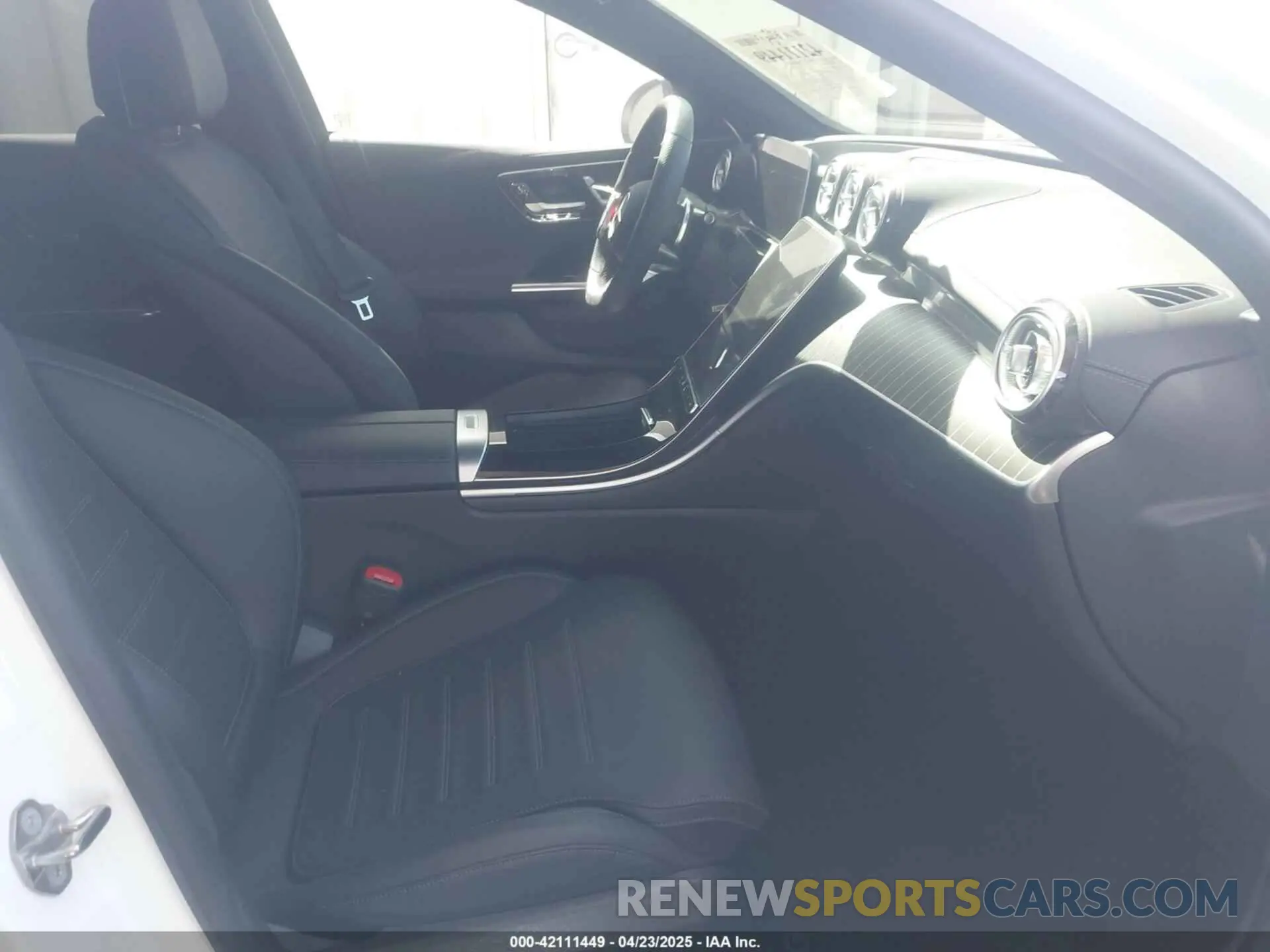 5 fotografías del automóvil dañado W1KAF4GB4NR056209 MERCEDES-BENZ C 300 2022