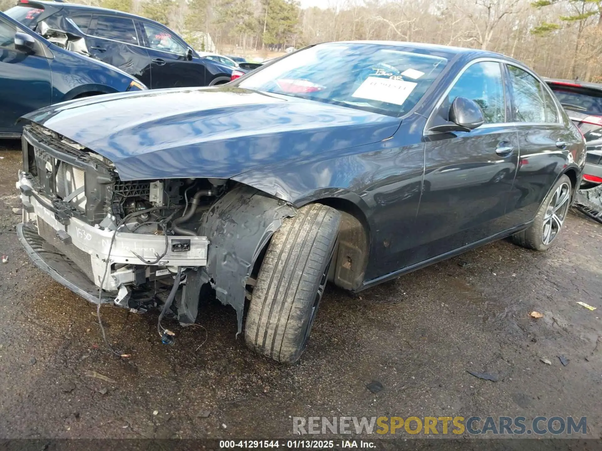2 fotografías del automóvil dañado W1KAF4GB7NR013466 MERCEDES-BENZ C 300 2022