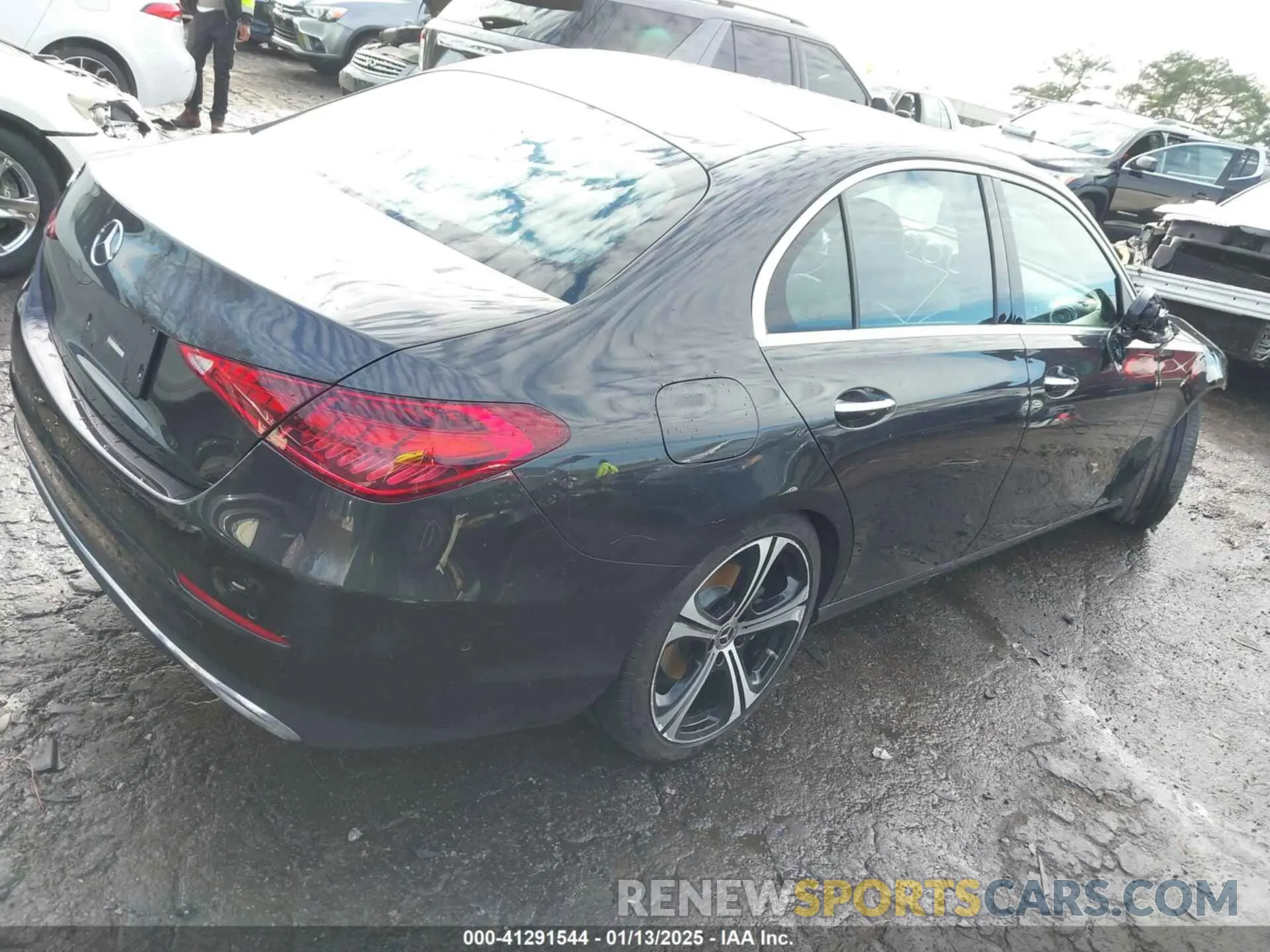 4 fotografías del automóvil dañado W1KAF4GB7NR013466 MERCEDES-BENZ C 300 2022
