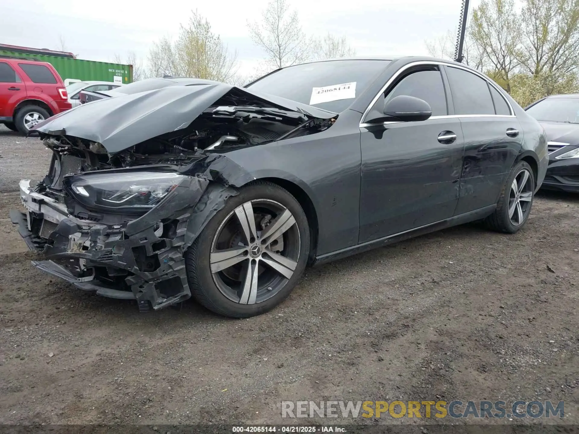 2 fotografías del automóvil dañado W1KAF4HB1NR063875 MERCEDES-BENZ C 300 2022