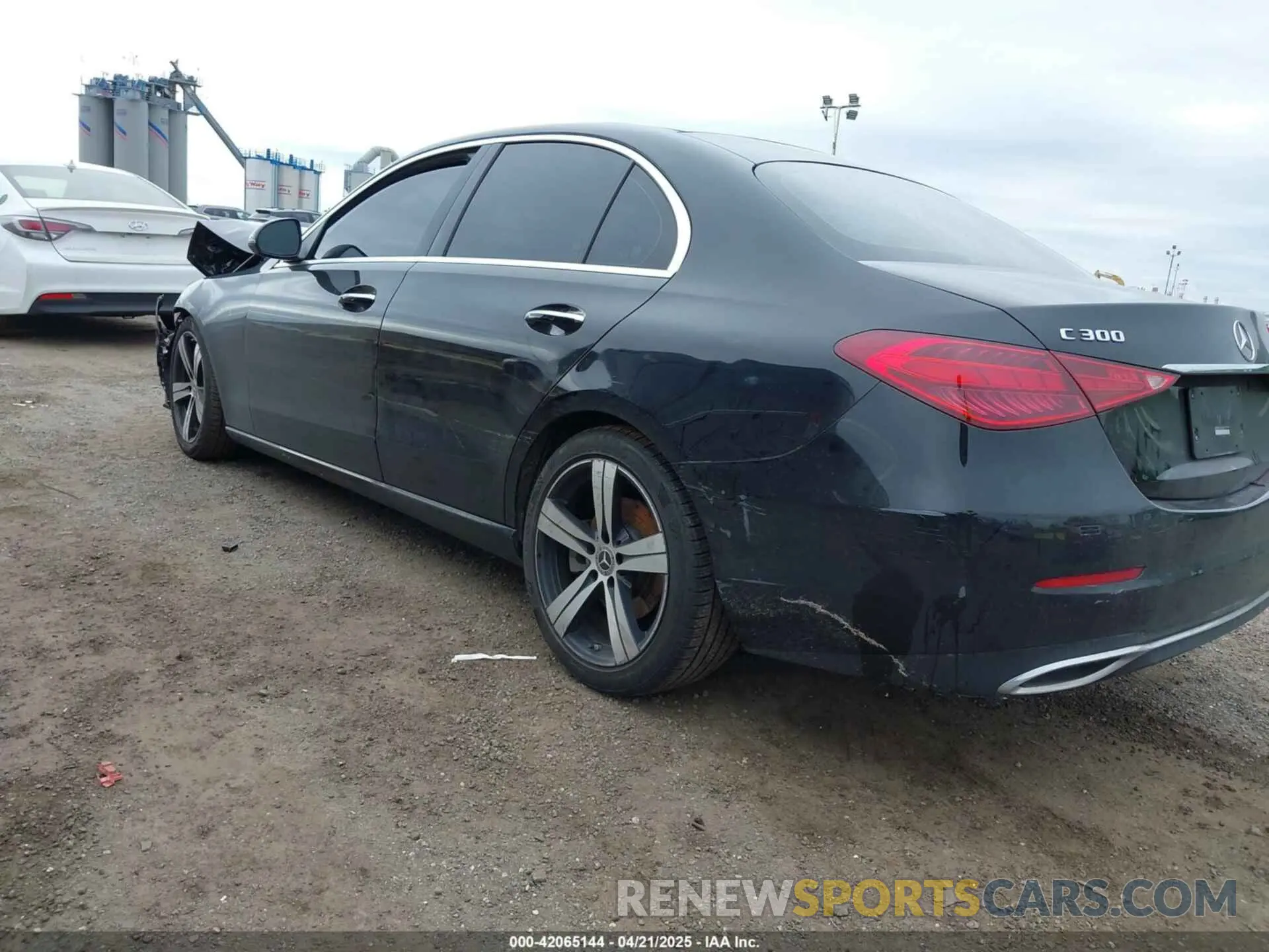 3 fotografías del automóvil dañado W1KAF4HB1NR063875 MERCEDES-BENZ C 300 2022