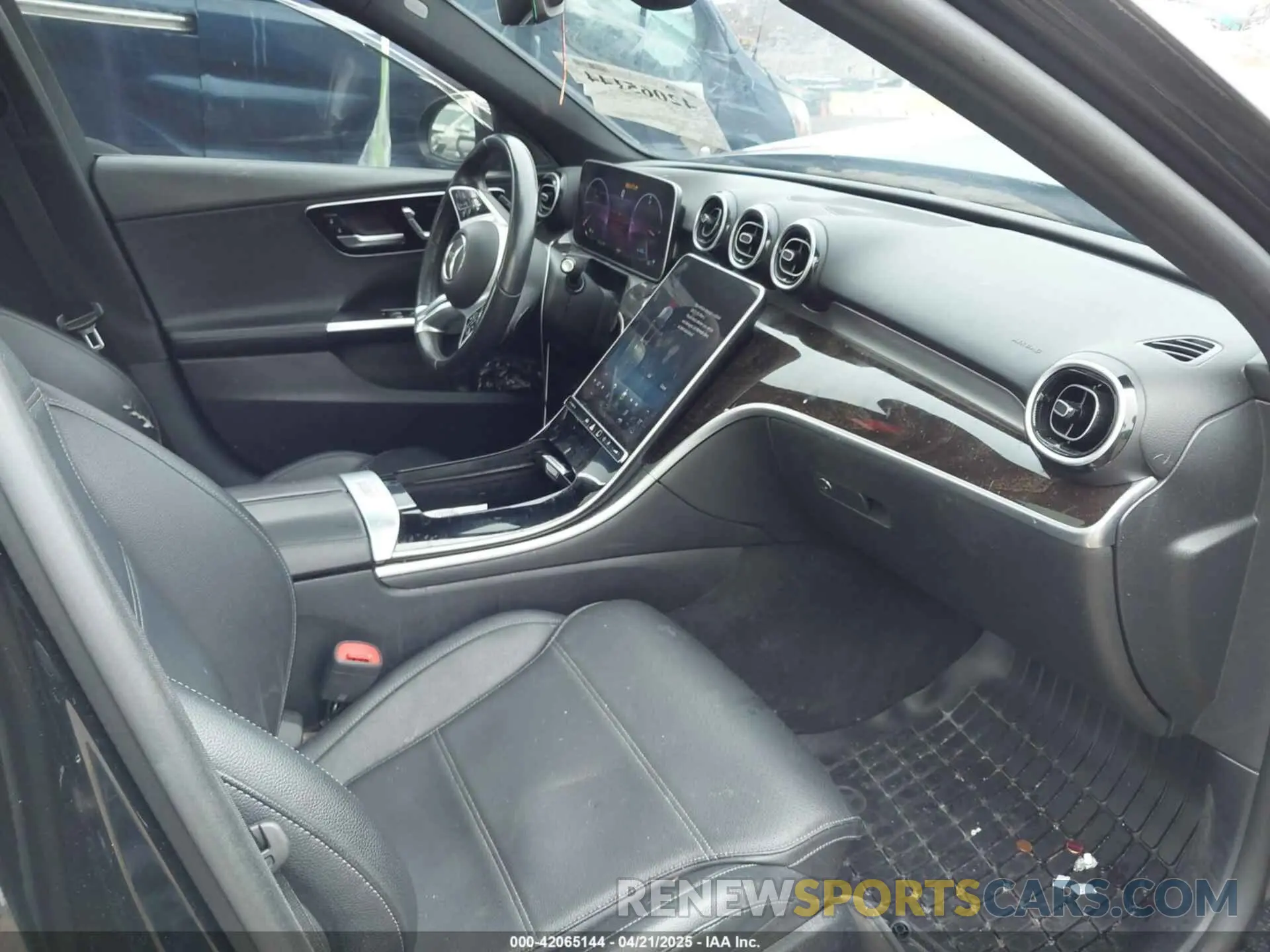 5 fotografías del automóvil dañado W1KAF4HB1NR063875 MERCEDES-BENZ C 300 2022