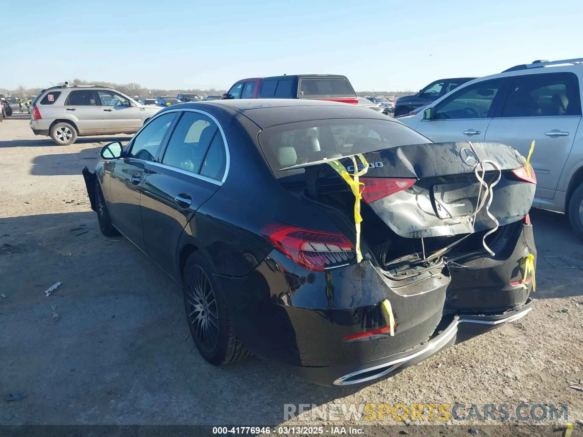 3 fotografías del automóvil dañado W1KAF4HB4NR058640 MERCEDES-BENZ C 300 2022