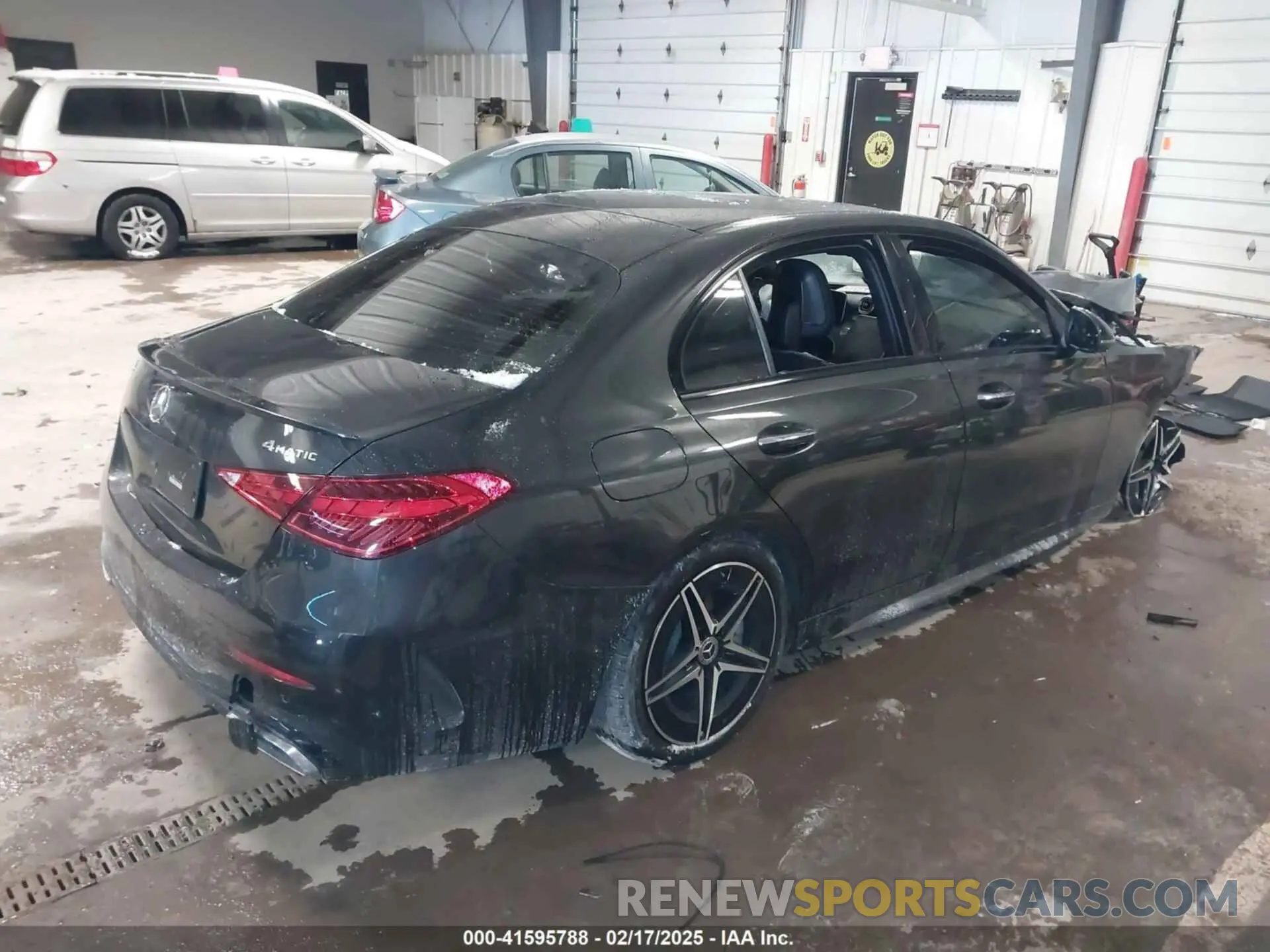 4 fotografías del automóvil dañado W1KAF4HB5NR013111 MERCEDES-BENZ C 300 2022