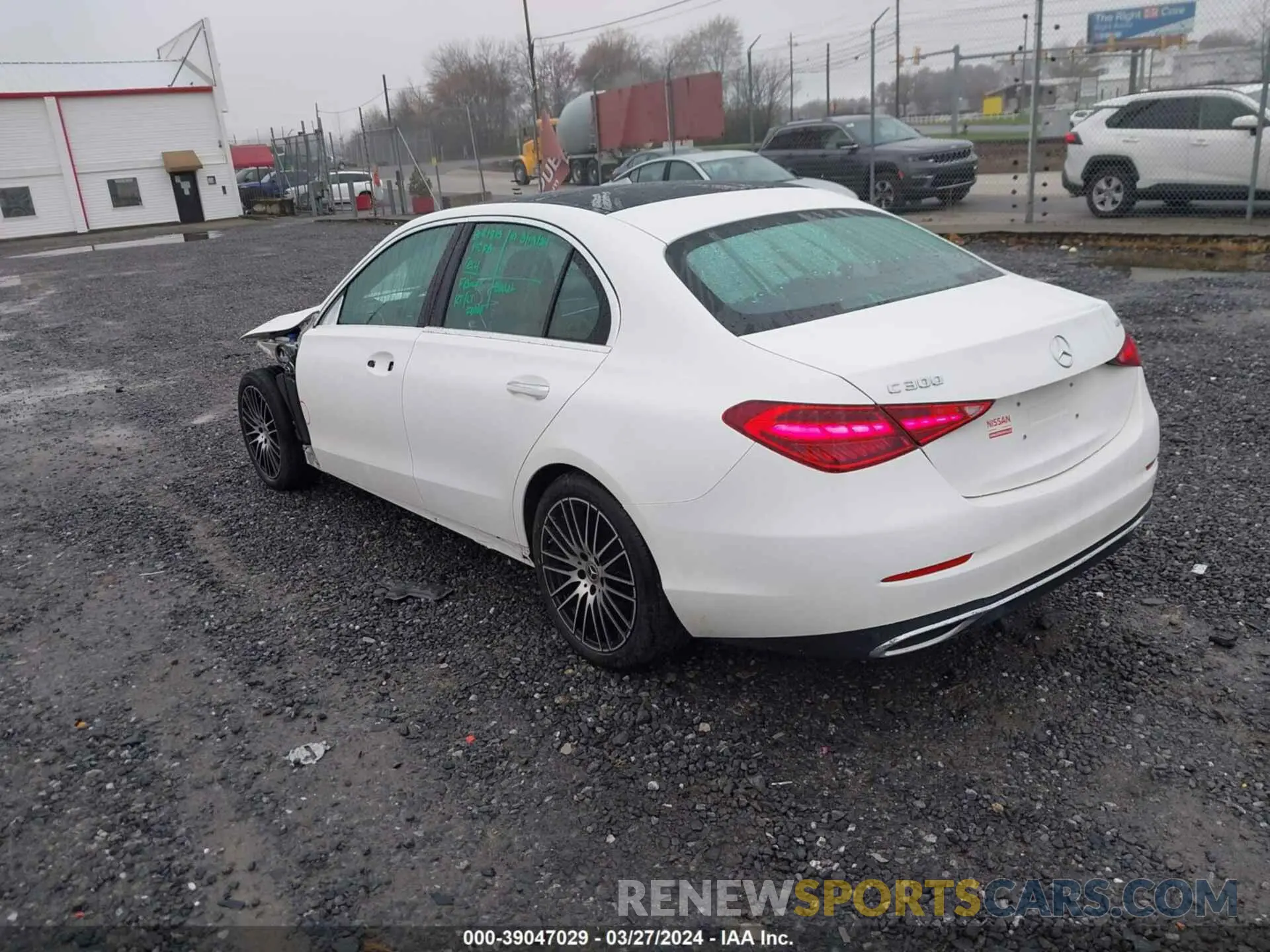 3 fotografías del automóvil dañado W1KAF4HB5NR038820 MERCEDES-BENZ C 300 2022