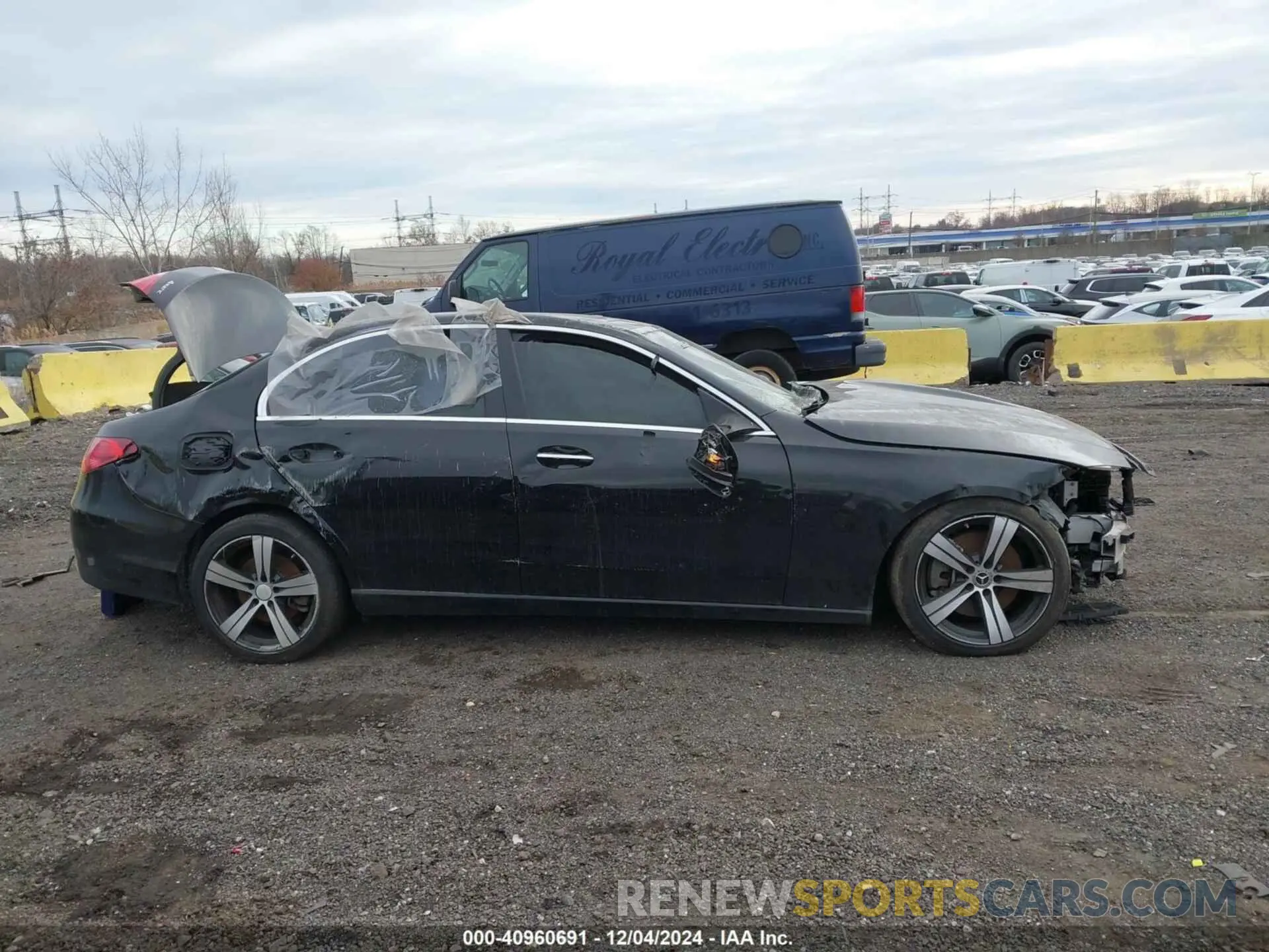 13 fotografías del automóvil dañado W1KAF4HB7NR035661 MERCEDES-BENZ C 300 2022