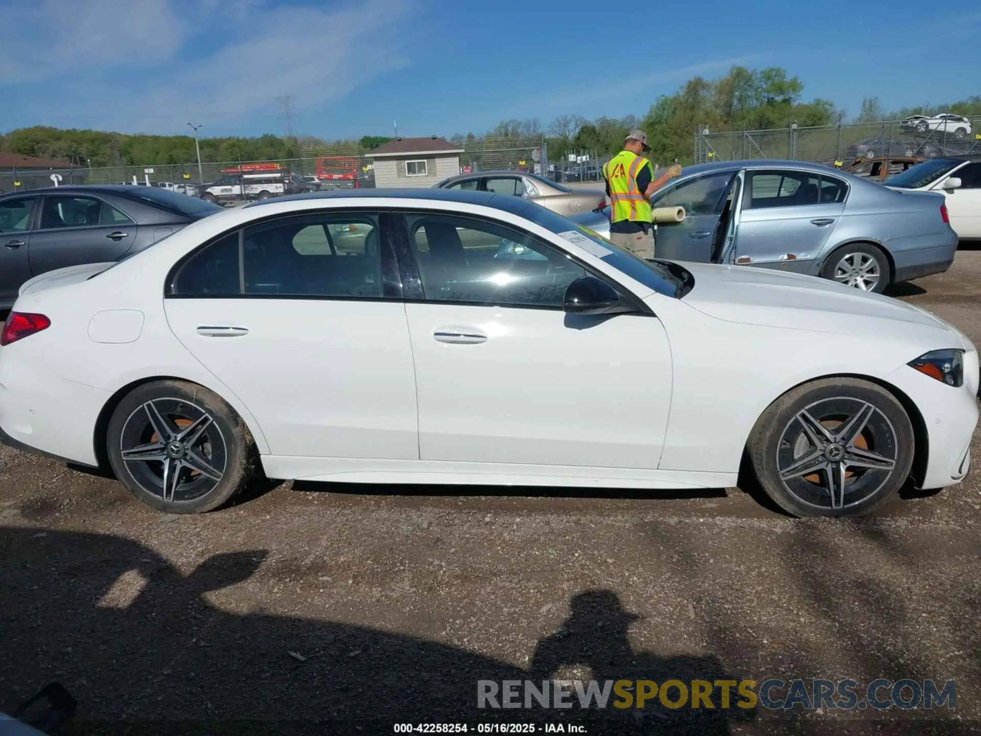 13 fotografías del automóvil dañado W1KAF4HBXNR049392 MERCEDES-BENZ C 300 2022
