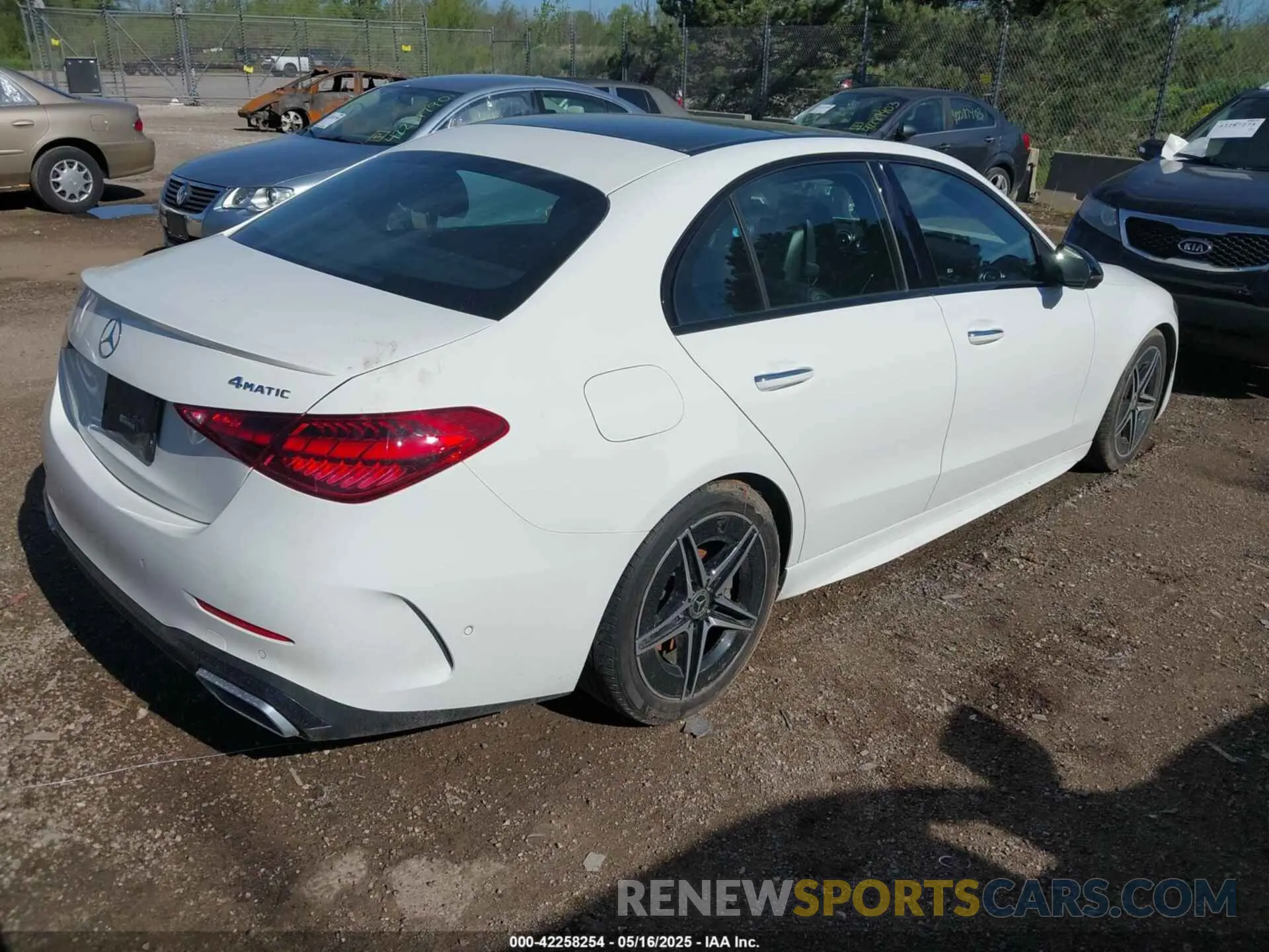 4 fotografías del automóvil dañado W1KAF4HBXNR049392 MERCEDES-BENZ C 300 2022
