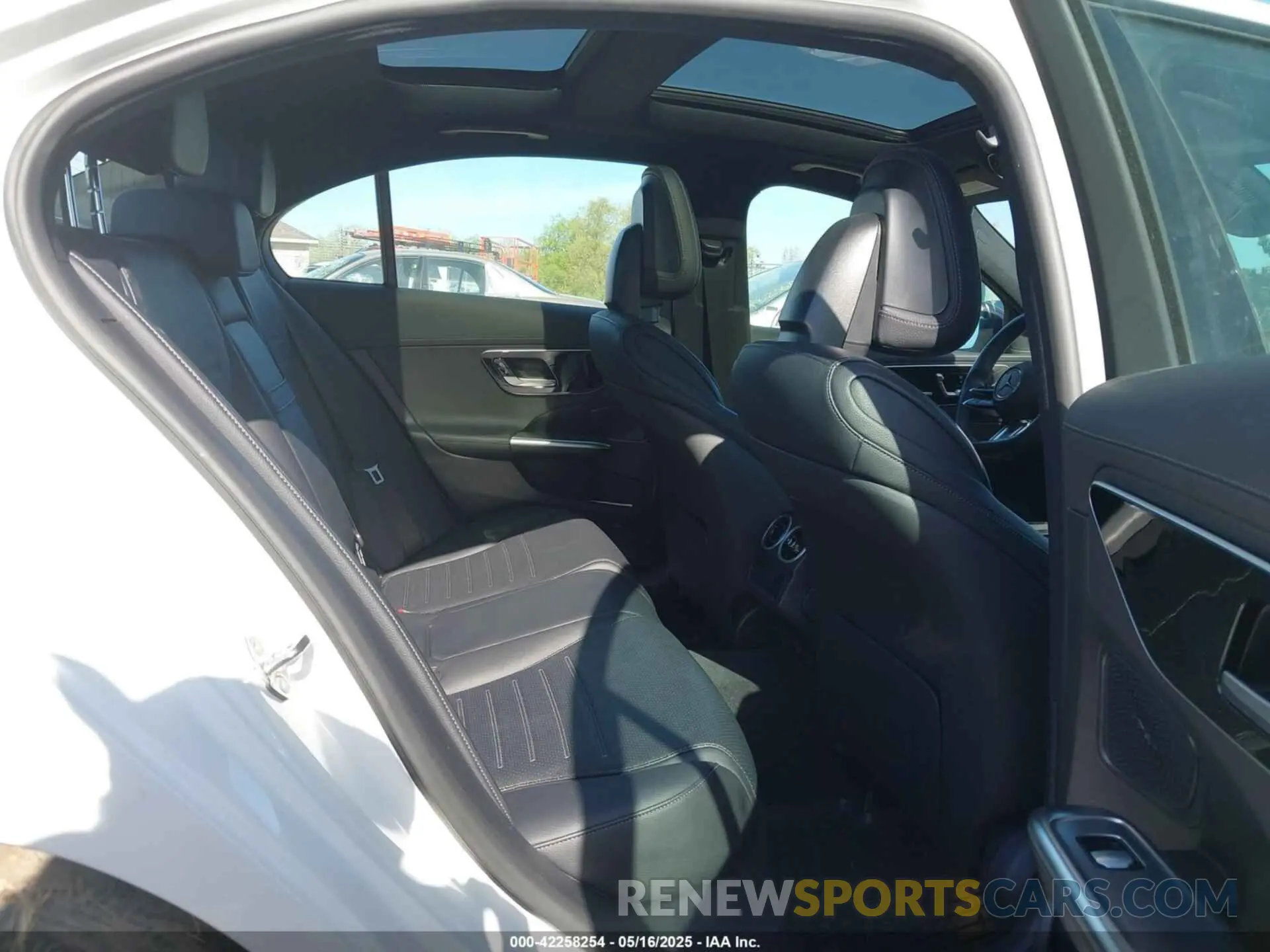 8 fotografías del automóvil dañado W1KAF4HBXNR049392 MERCEDES-BENZ C 300 2022