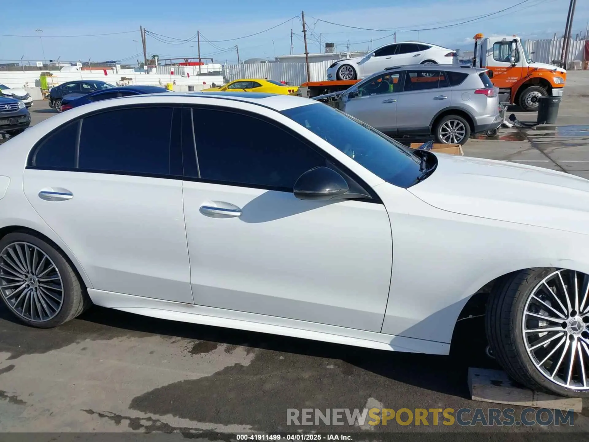 14 fotografías del automóvil dañado W1KAF4GB0PR105246 MERCEDES-BENZ C 300 2023
